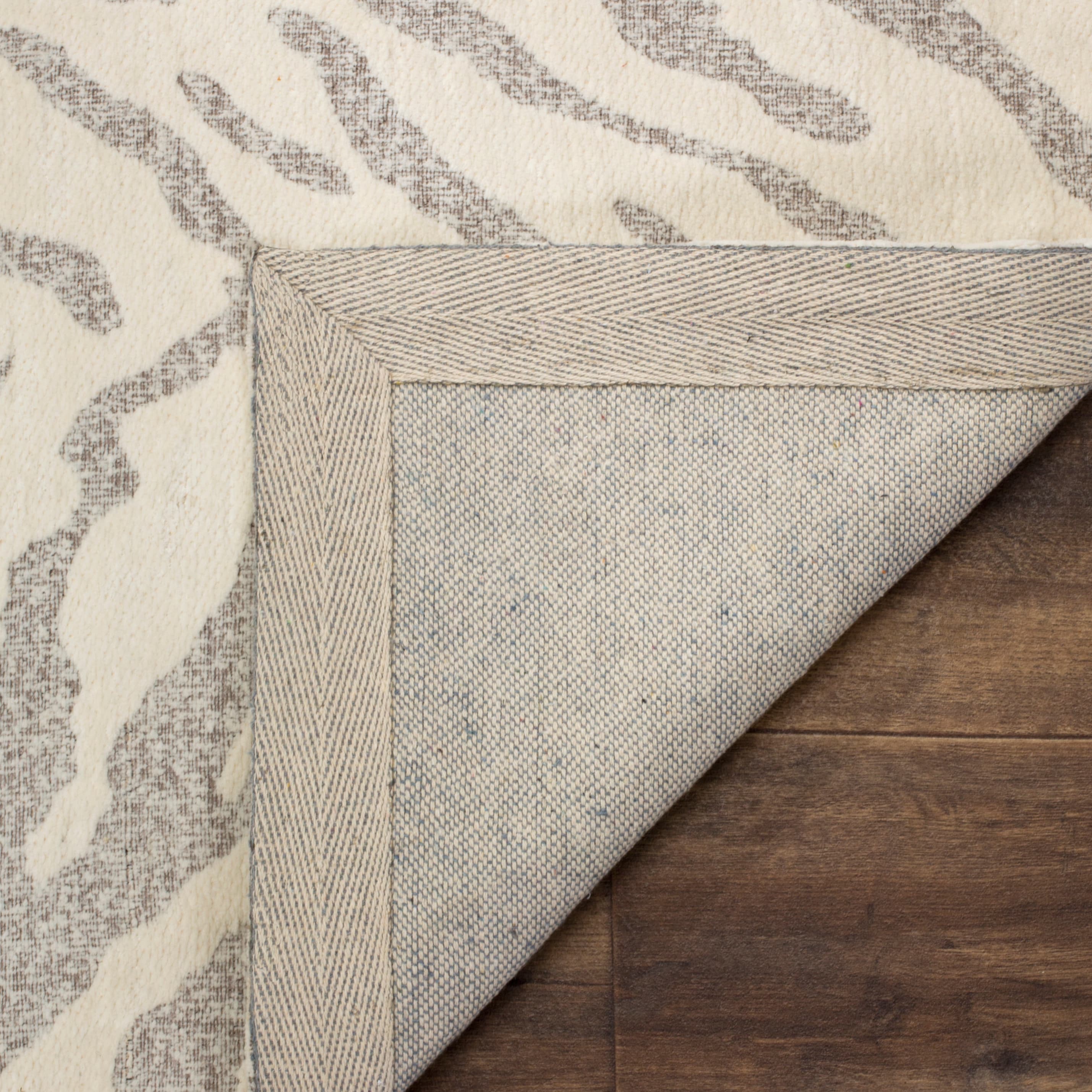 Safavieh MRB632A-24 rugs - View #4