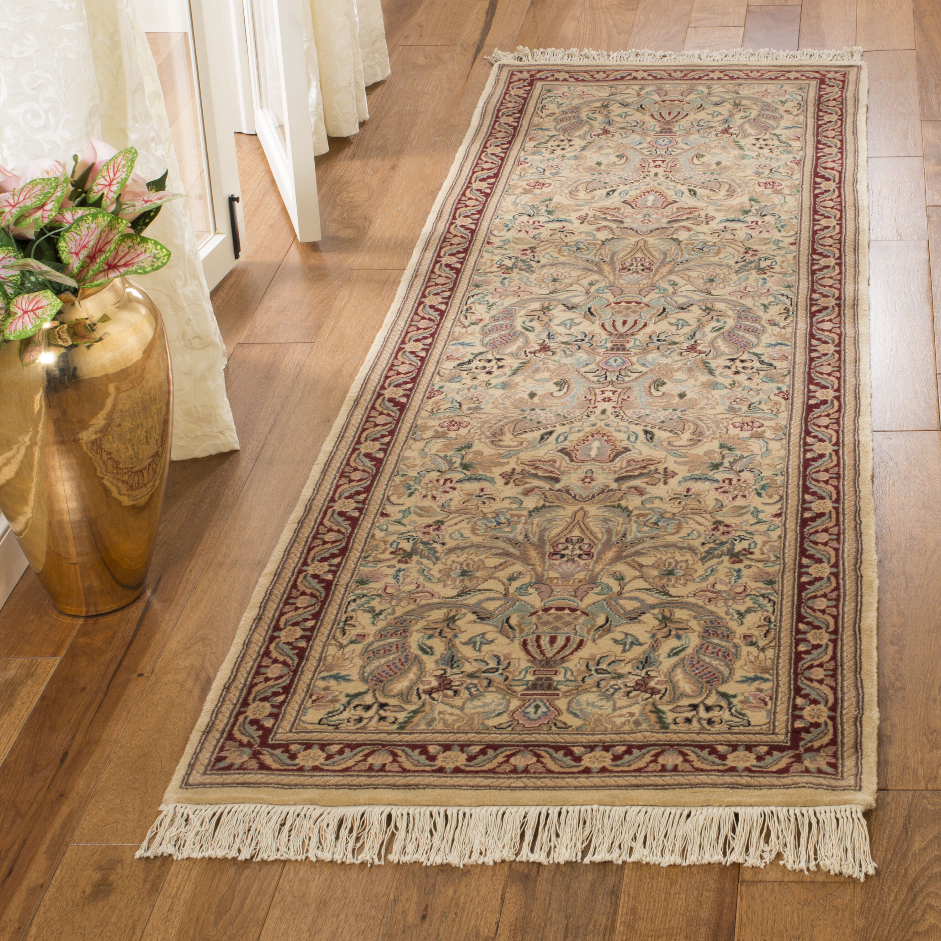 Safavieh V4A-28 rugs - View #2