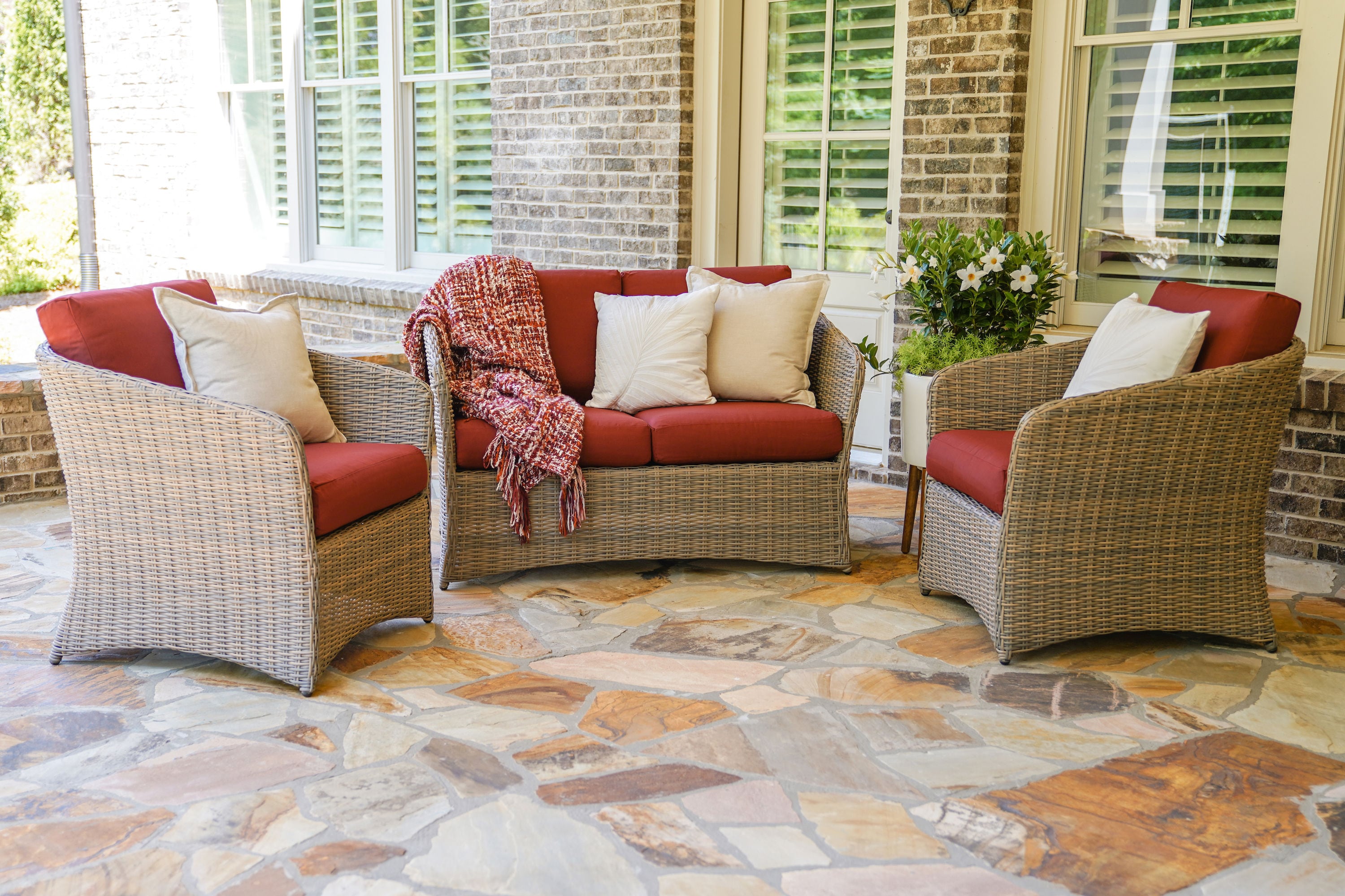 Leisure Made 381776-RED Montgomery 3 -Piece Wicker Patio Conversation Set with Red Cushions