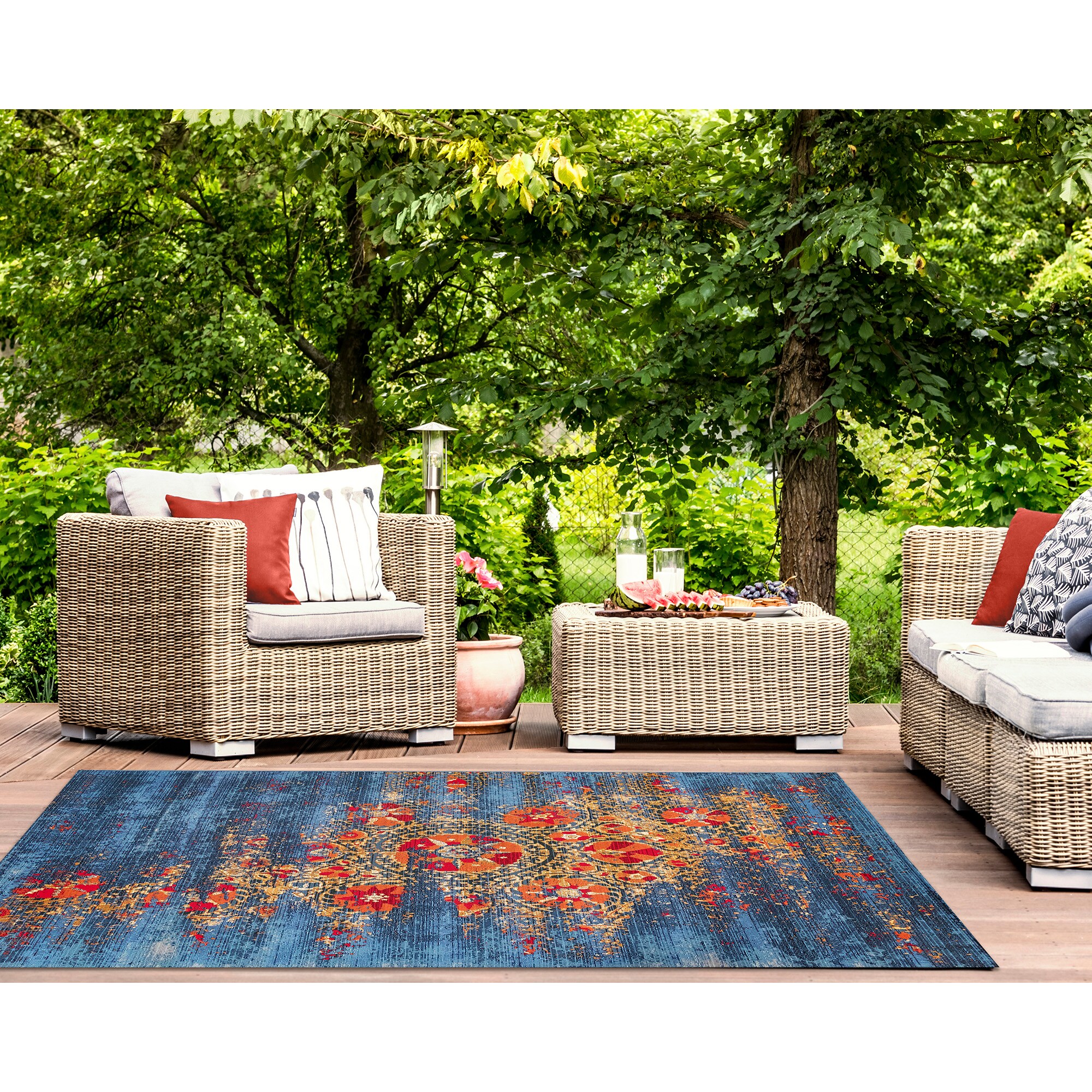 Coastal Charm Blue Synthetic 5' x 7' Reversible Indoor/Outdoor Rug