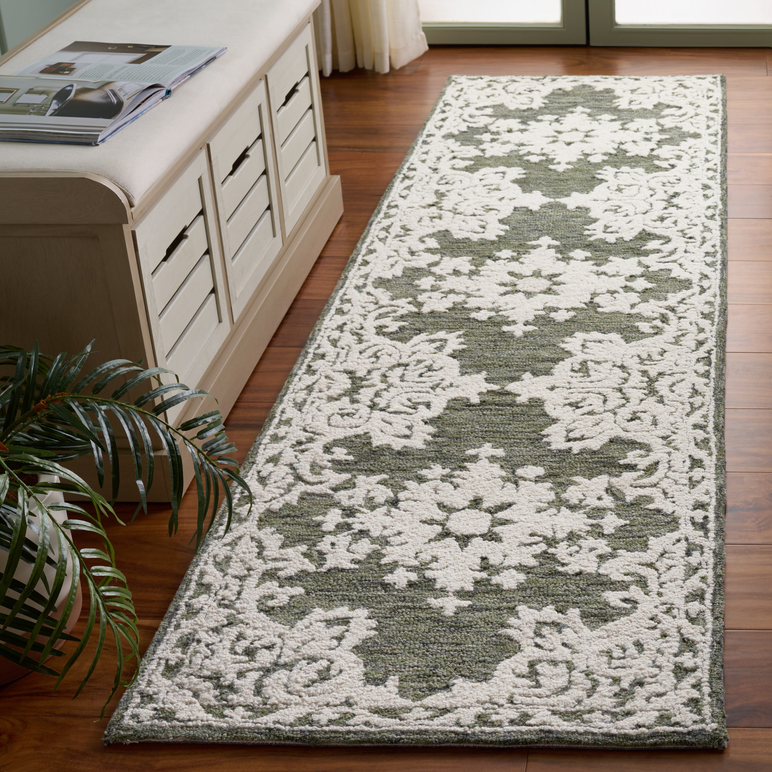  Marquee 505 Green/Ivory Traditional 2ft-3in x 8ft Runner Rug