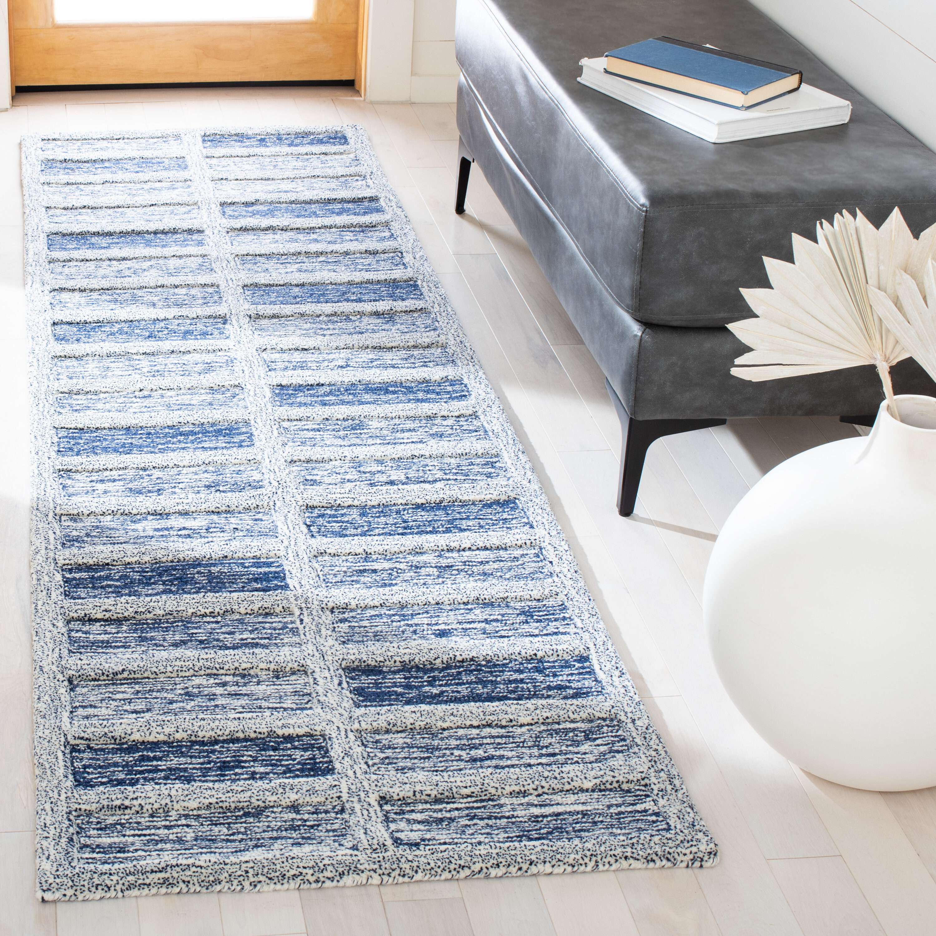  Cambridge 732 Navy Contemporary 2ft-3in x 8ft Runner Rug