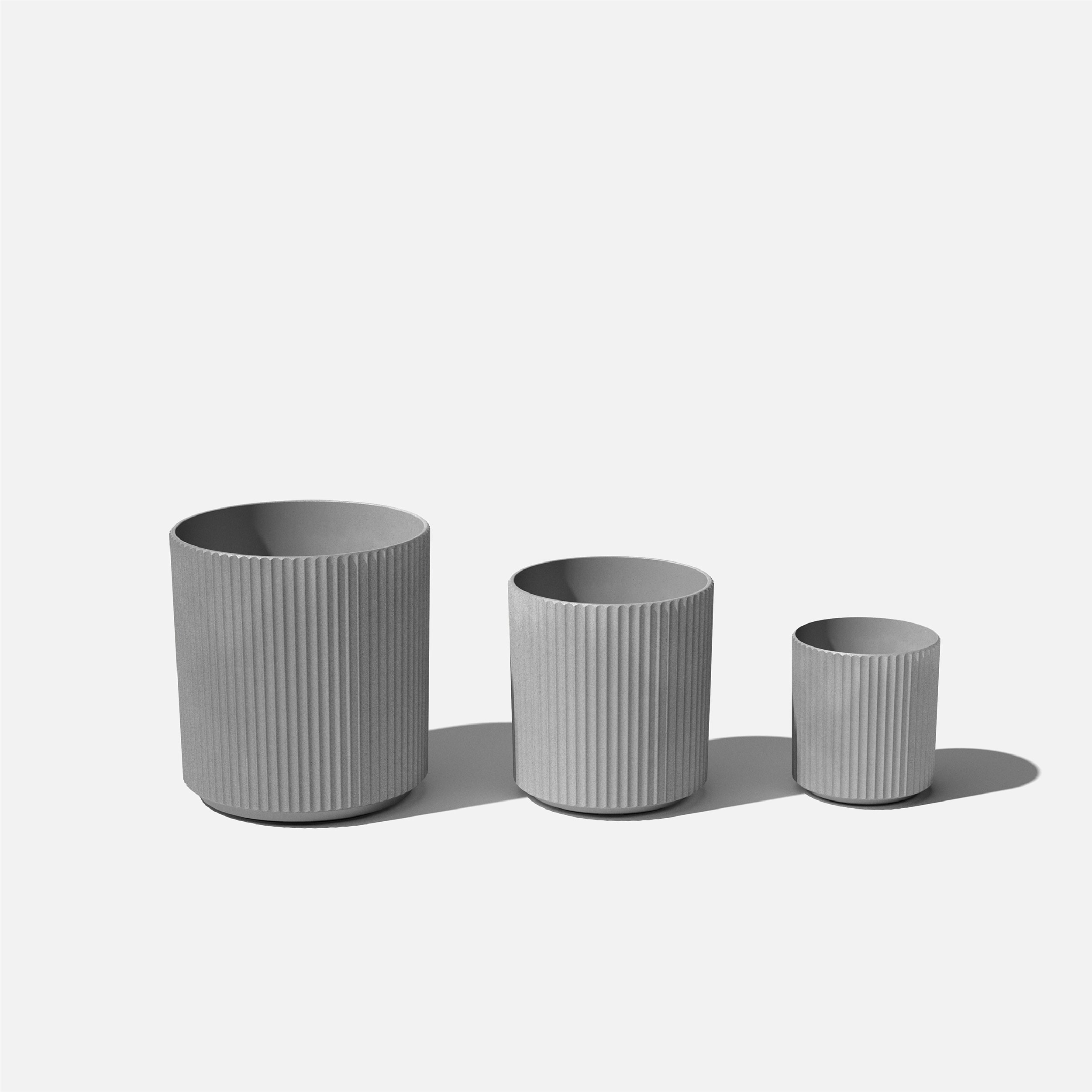 Veradek DMV-BUN-C Round 19.5-in W Extra Large Gray Plastic Indoor/Outdoor Planter with Drainage Holes