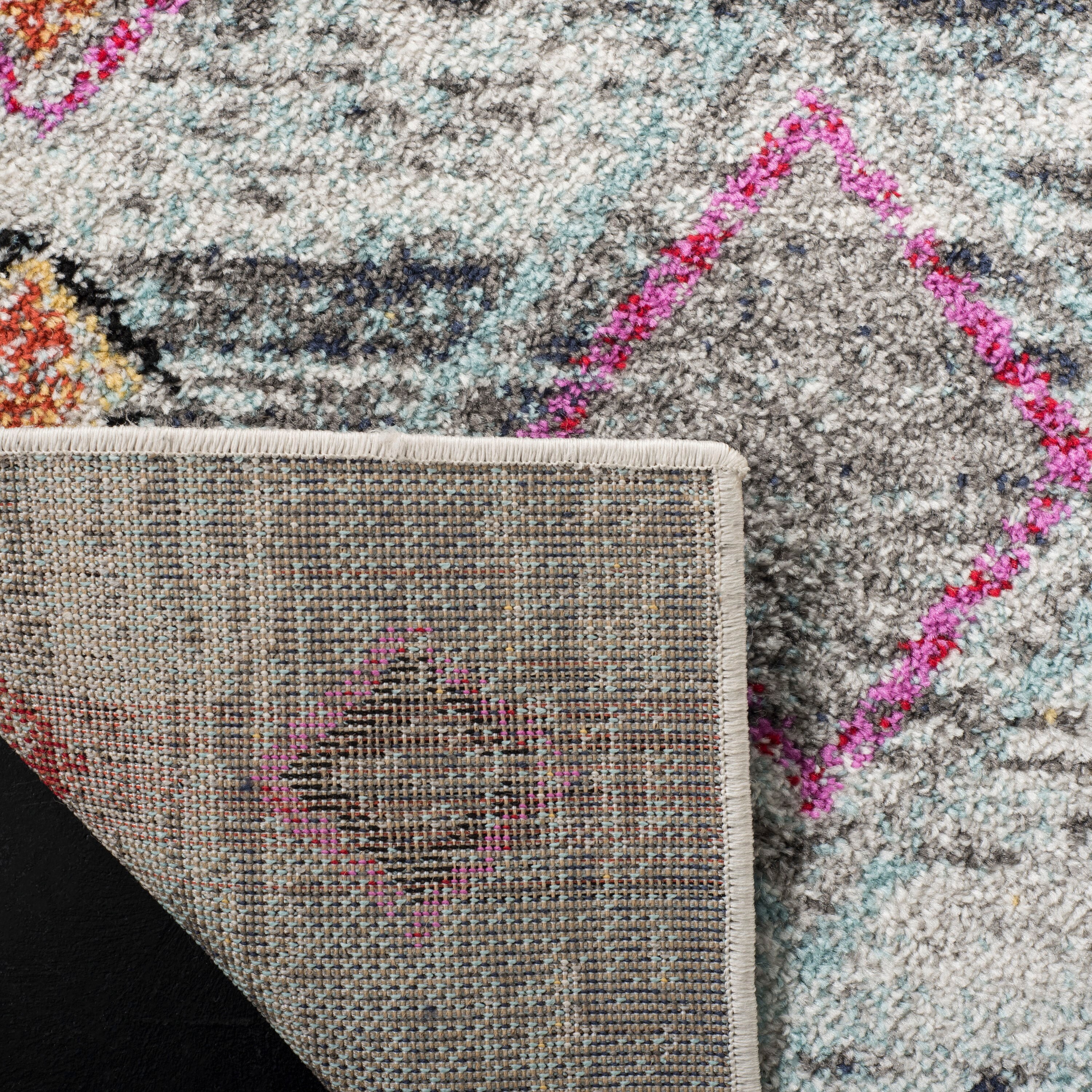 Light Gray and Red Geometric Synthetic Area Rug 5'1" x 7'6"