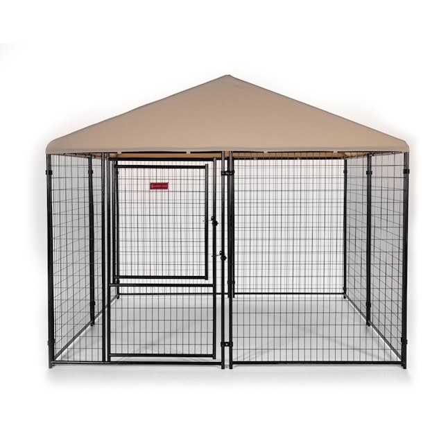 Outdoor dog kennel with cover clearance