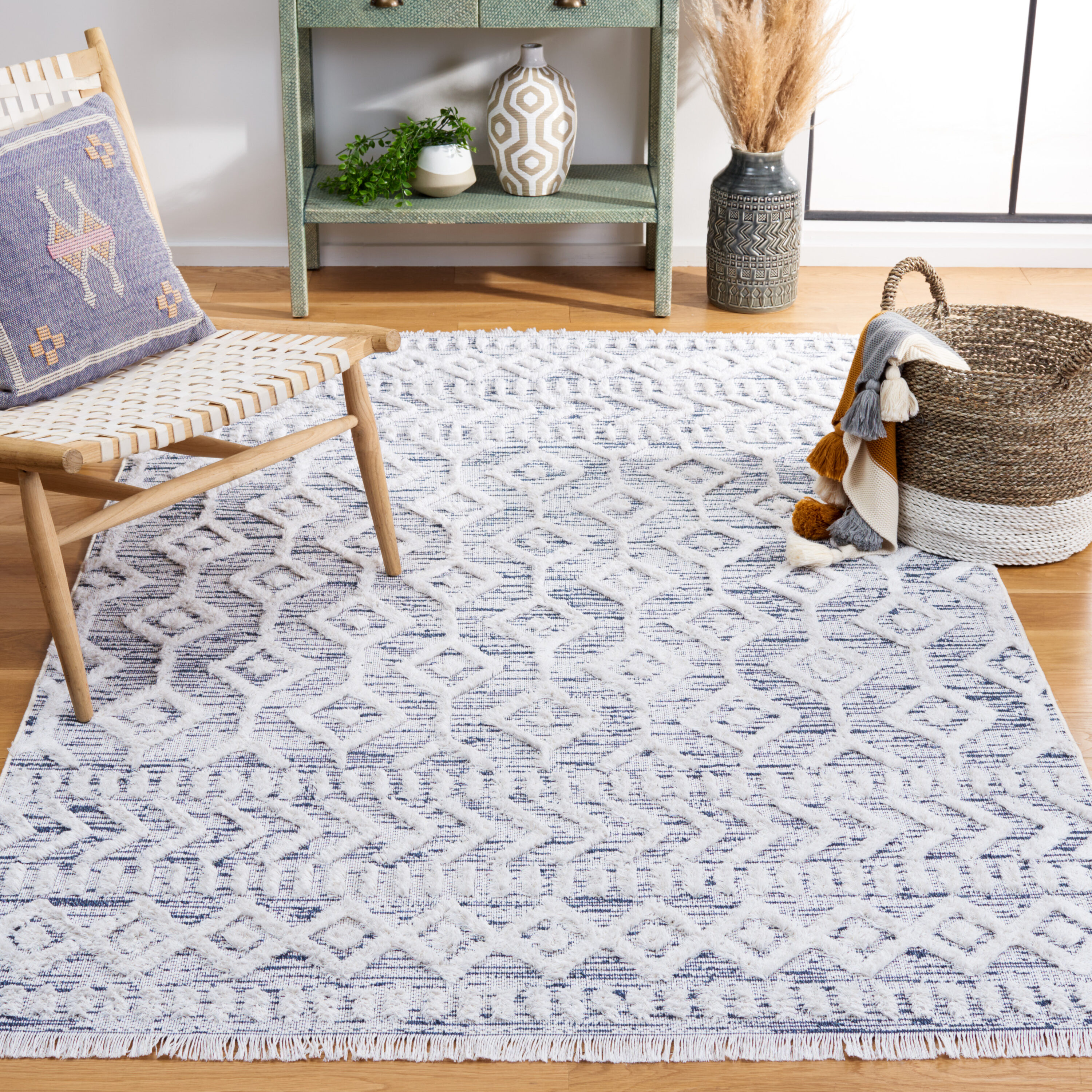 Augustine 756M Ivory/Blue 5ft x 7ft-7in Medium Rectangle Rug