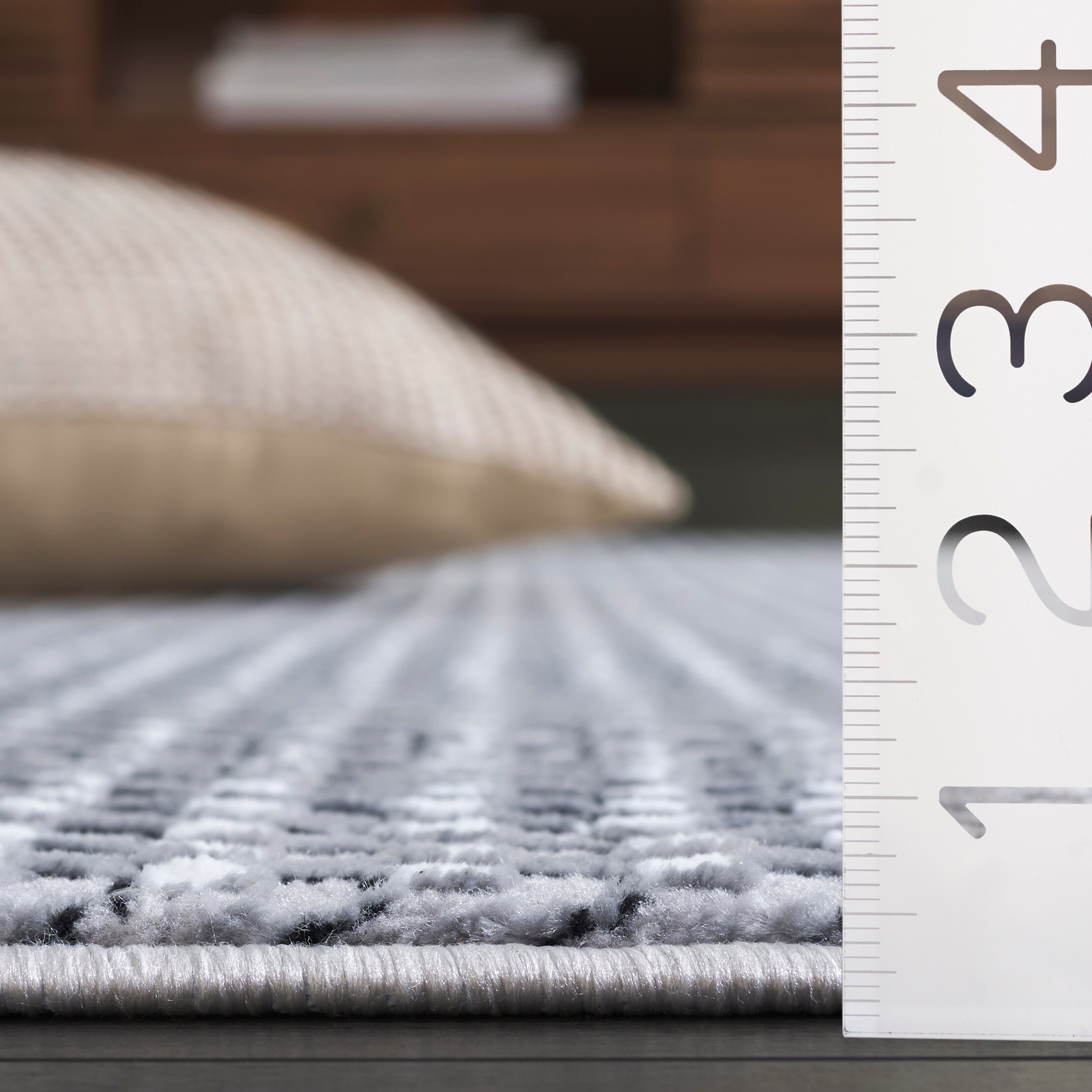 Safavieh SLA704G-7SQ rugs - View #3