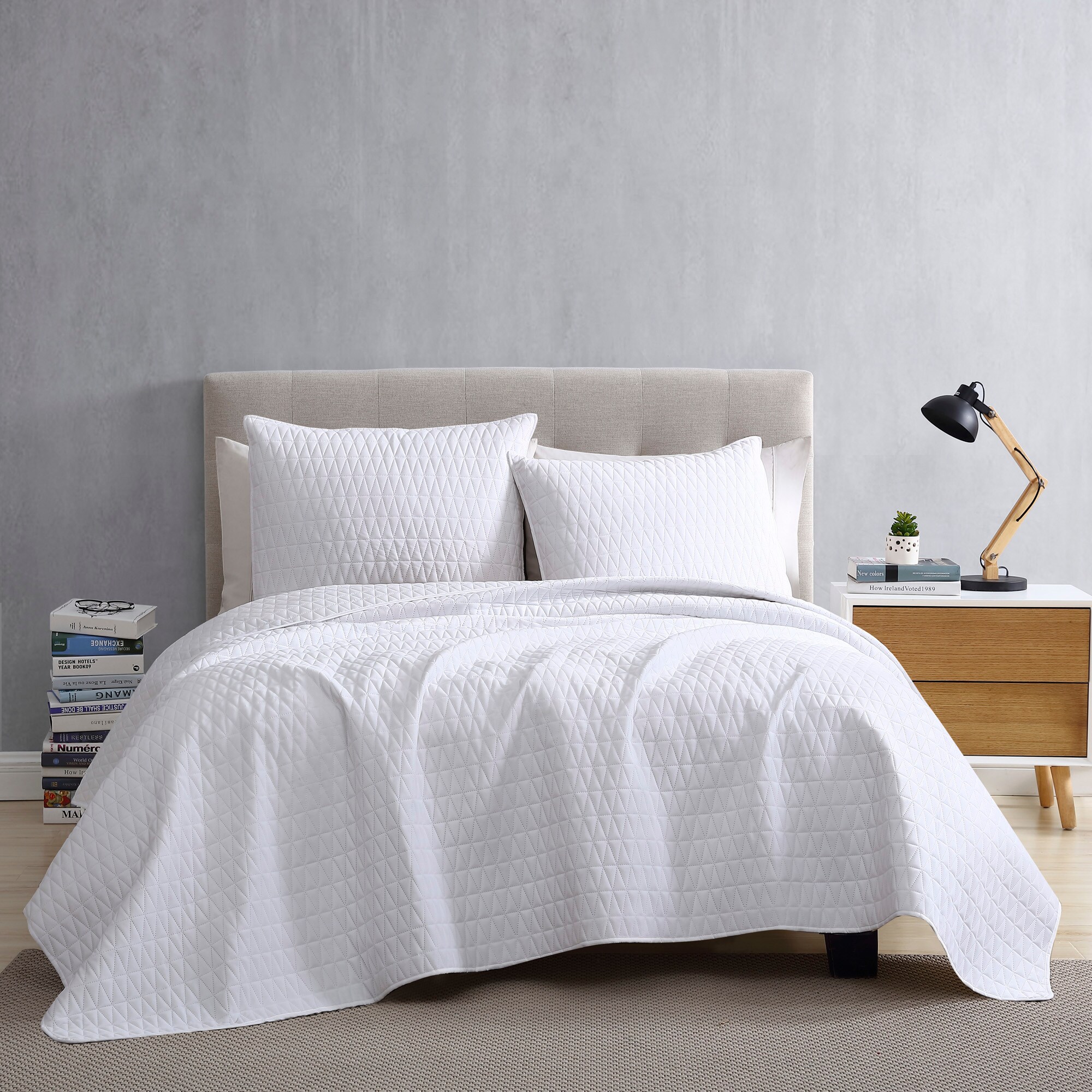 Brielle Home Gibson 3-Piece White King Quilt Set at Lowes.com