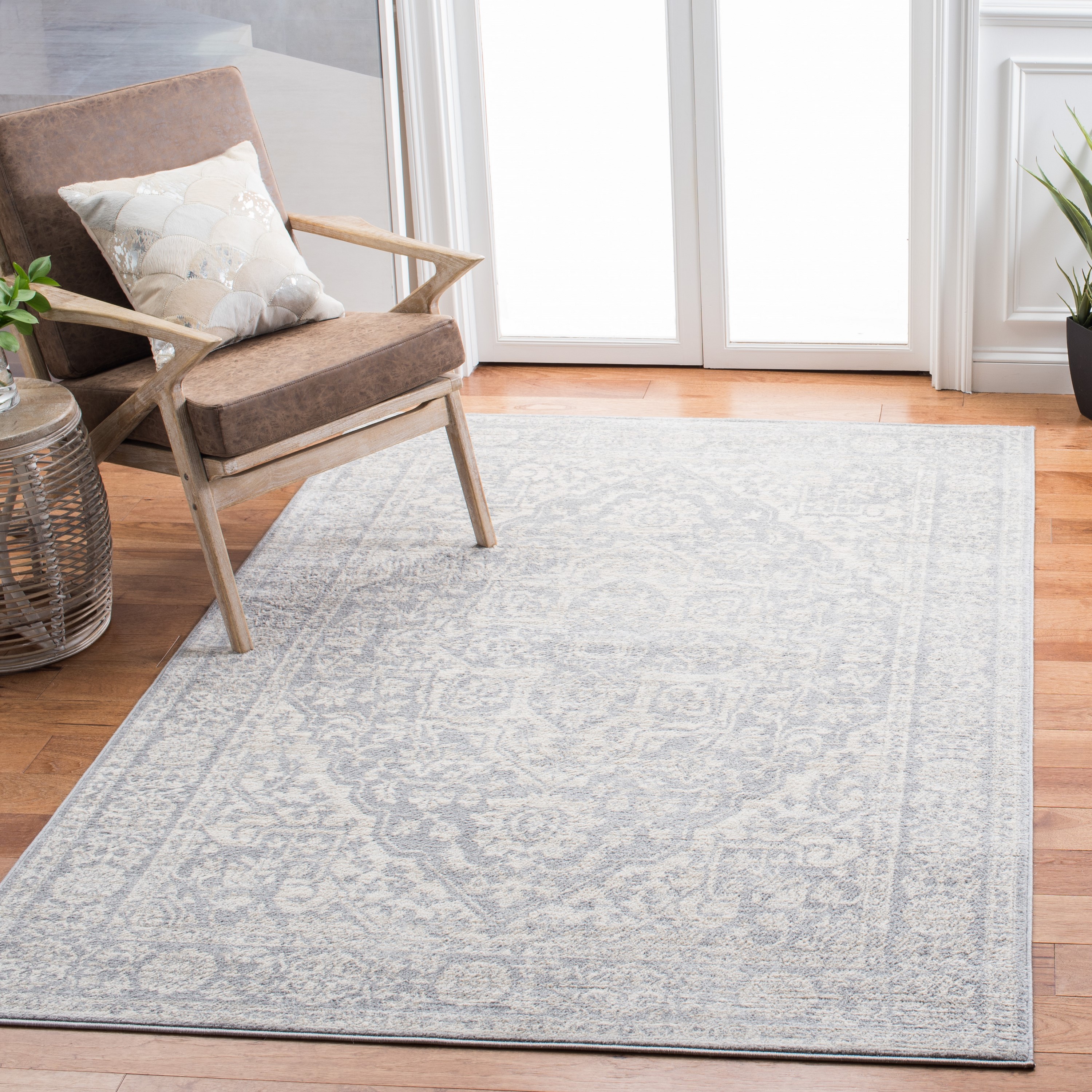 Safavieh BNT832F-24 Brentwood Myrtice 2 x 4 (ft) Loomed Polypropylene Light Gray/Ivory Rectangular Indoor Distressed/Overdyed Vintage Runner rug