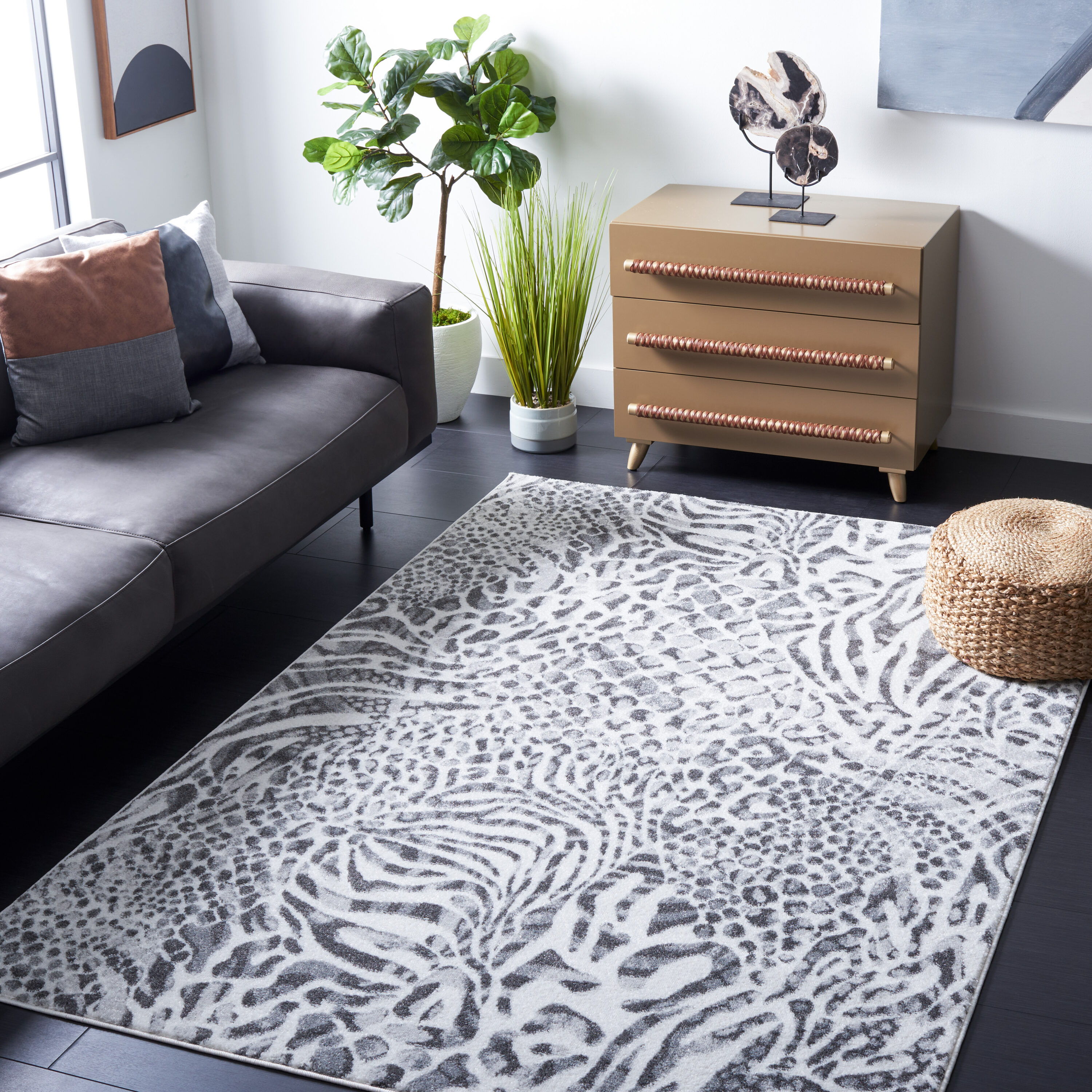 Amsterdam 5 x 8 (ft) Loomed Polypropylene Ivory/Gray Rectangular Indoor Animal print Mid-Century Modern Professionally Clean Only Area rug
