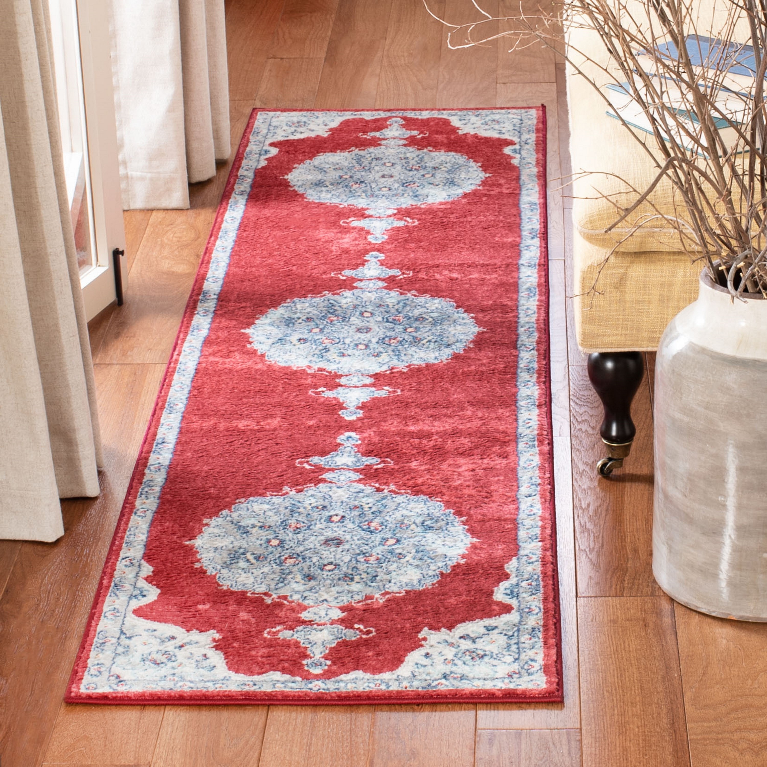 Safavieh BNT867Q-26 Brentwood Dottie 2 x 6 (ft) Loomed Polypropylene Red/Ivory Rectangular Indoor Distressed/Overdyed Bohemian/Eclectic Runner rug