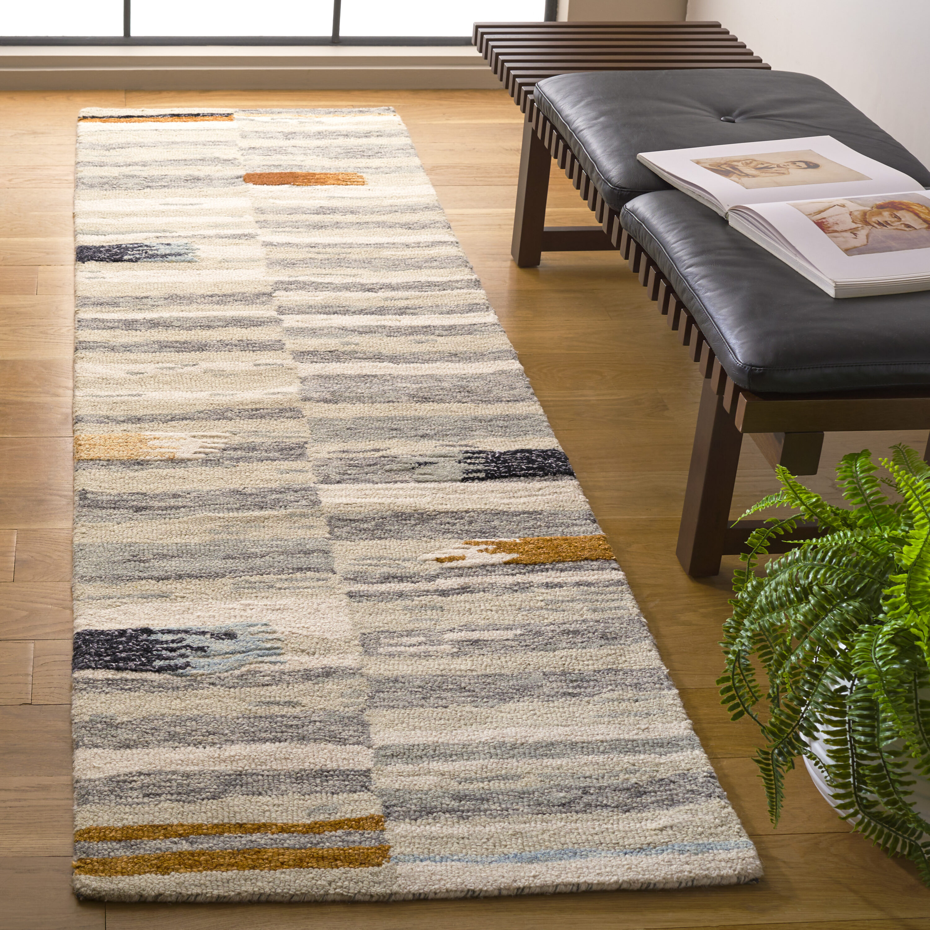  Ebony 703 Ivory/Gray Contemporary 2ft-3in x 11ft Runner Rug
