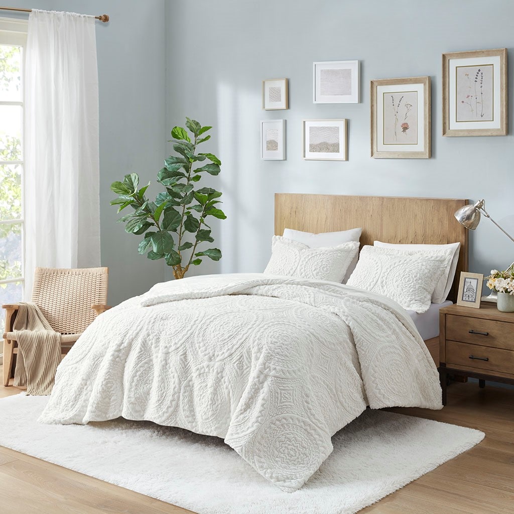 Tinyhomie King/Cal King Embroidered Medallion Faux Fur Ultra Plush Comforter Mini Set