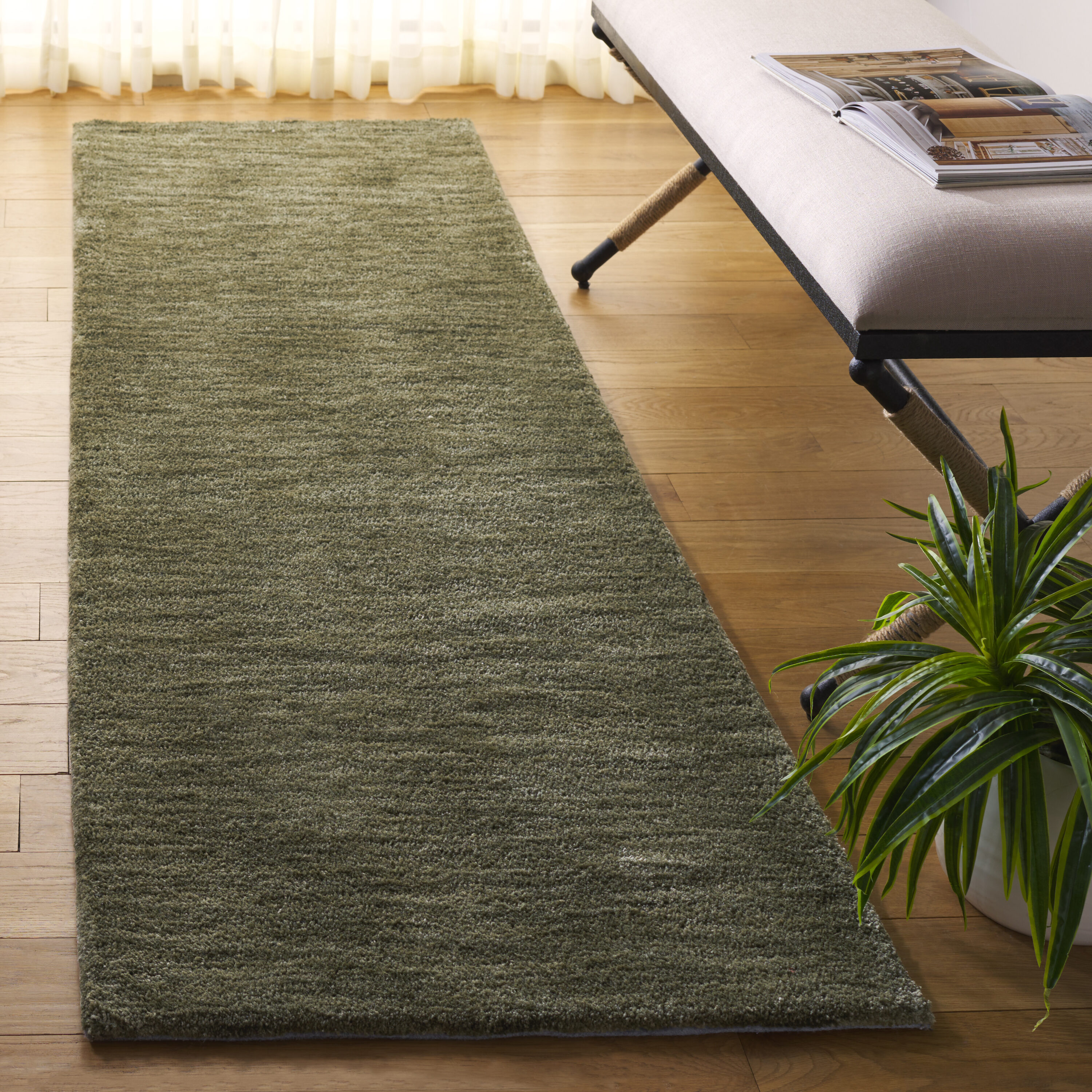  Carmine 101 Green Solid/Tonal 2ft-3in x 8ft Runner Rug