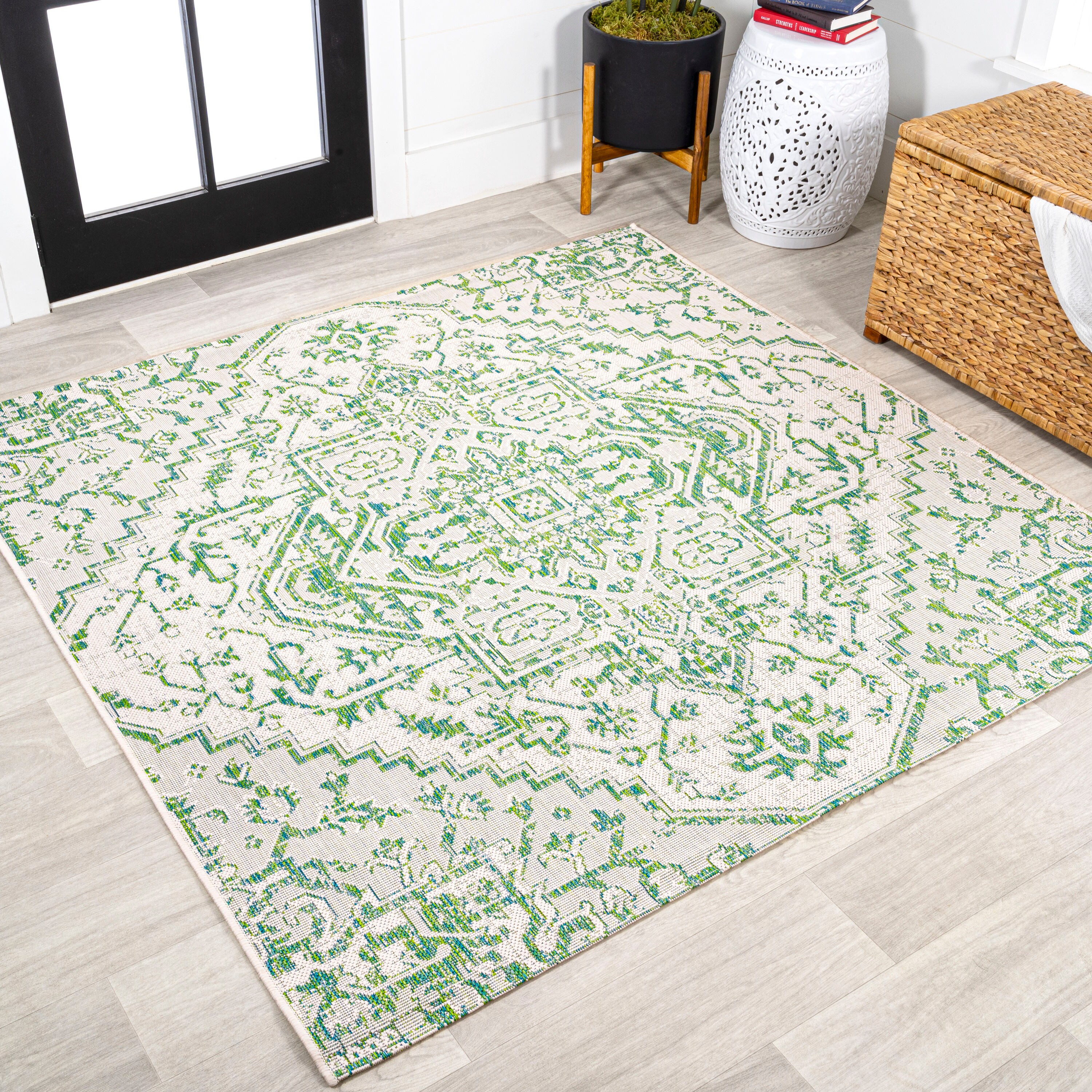 JONATHAN  Y SMB105G-5SQ Santa Monica Estrella Textured Weave 5 x 5 (ft) Loomed Polypropylene Green/Cream Square Indoor/Outdoor Border Coastal Area rug