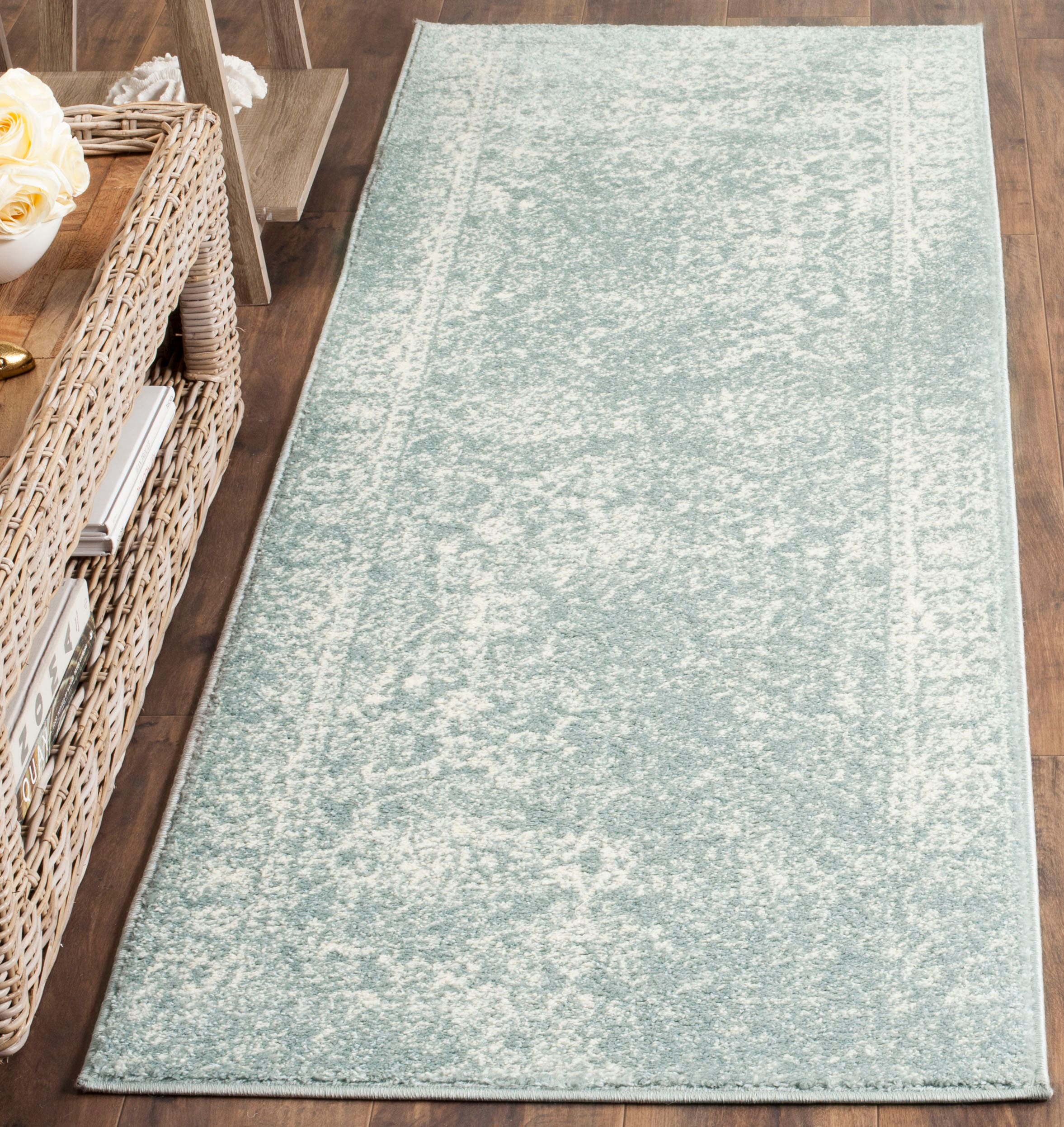 Adirondack 109T Slate Ivory Traditional Runner 2ft-6-in x 16ft Rug