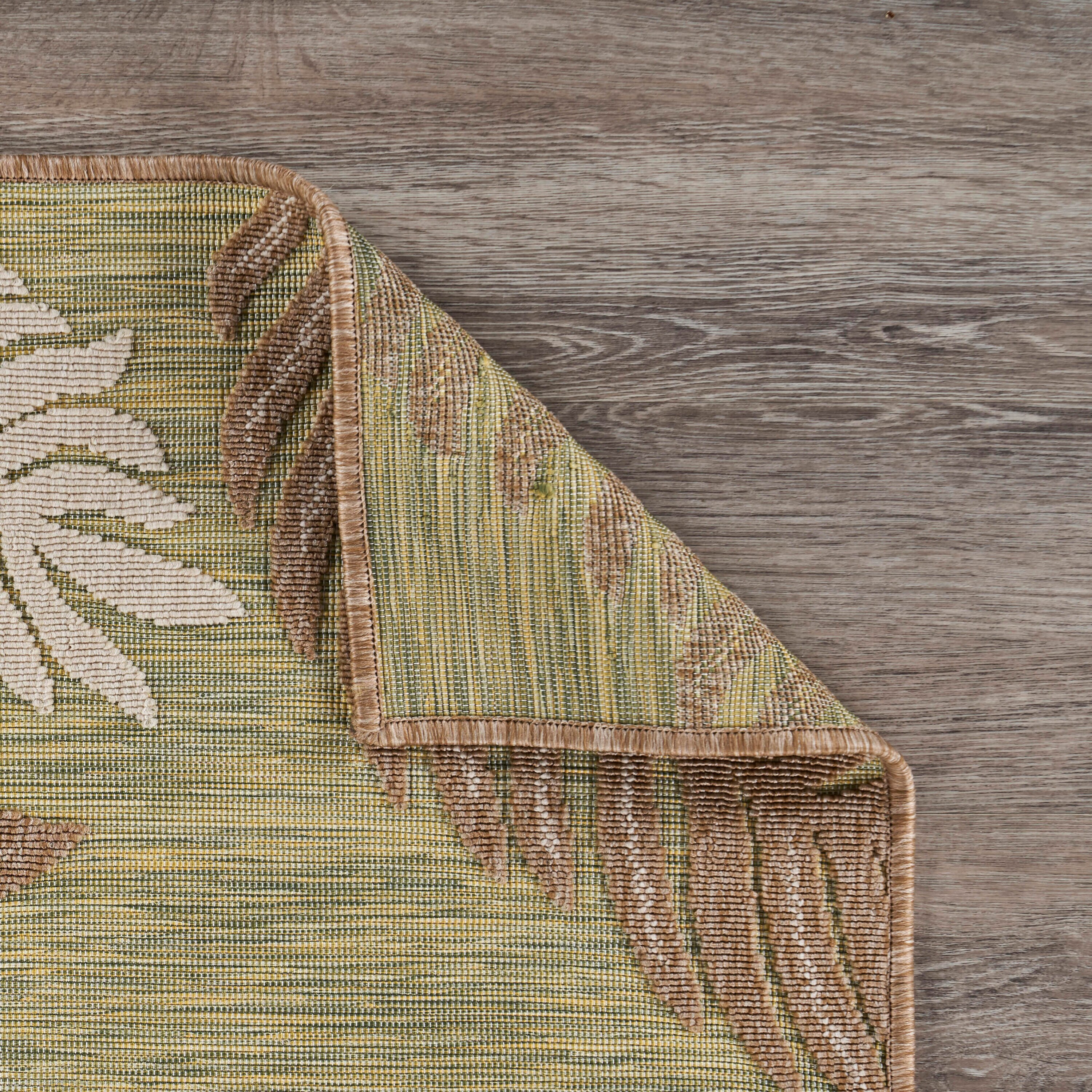 Tropical Green Leaf 5' x 7' Easy-Care Indoor/Outdoor Area Rug