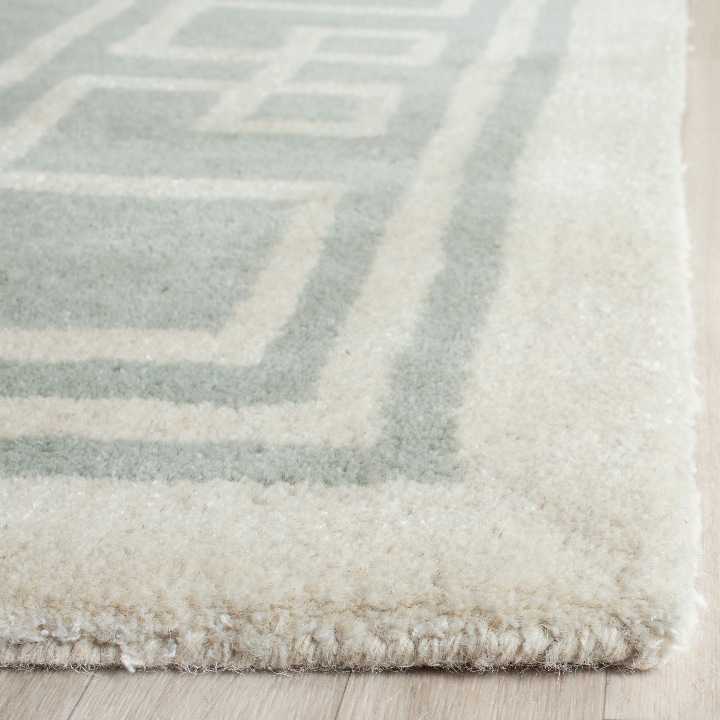 Safavieh BEL132B-8 rugs - View #3