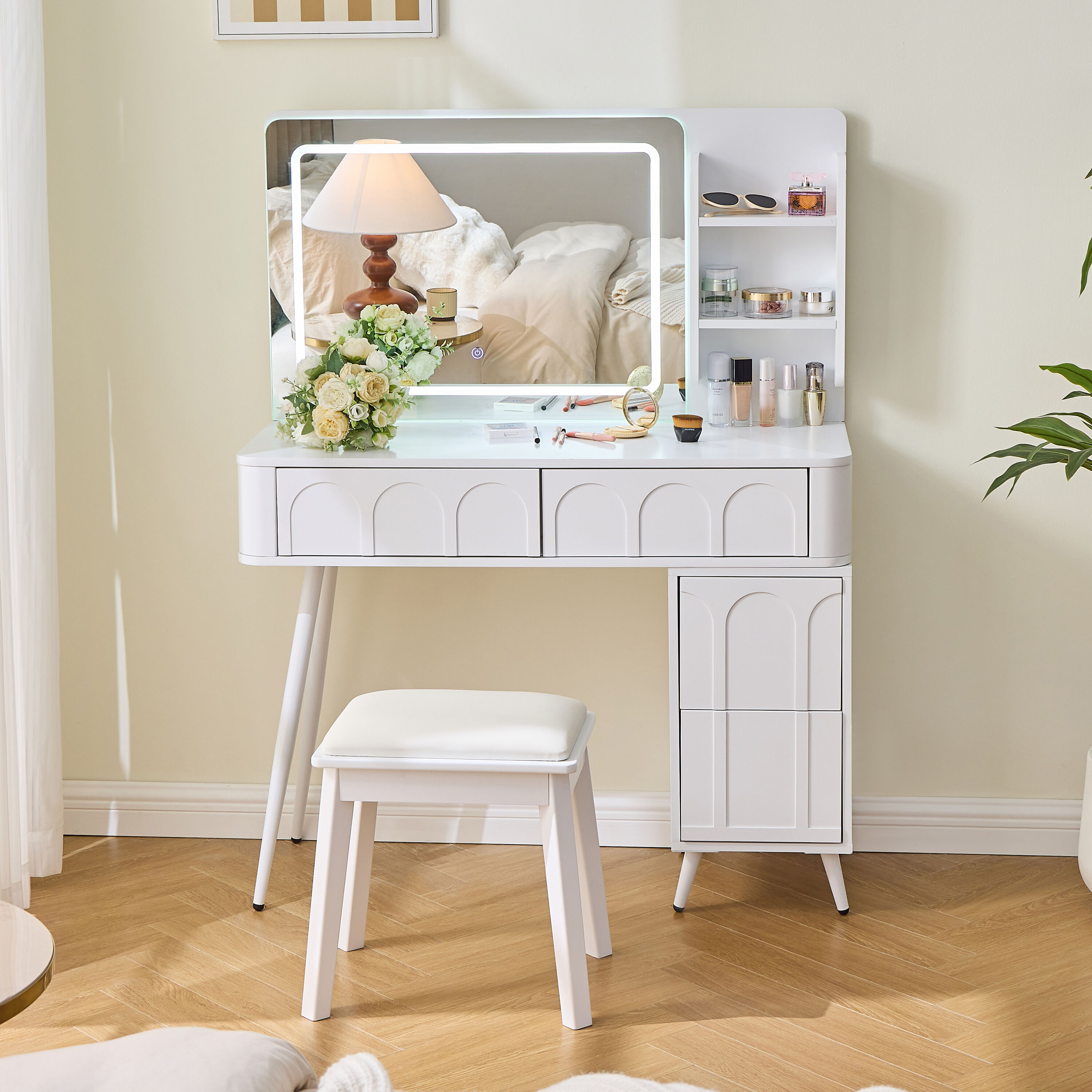 ModernLuxe SD000030AAB Bedroom-Vanities - View #12