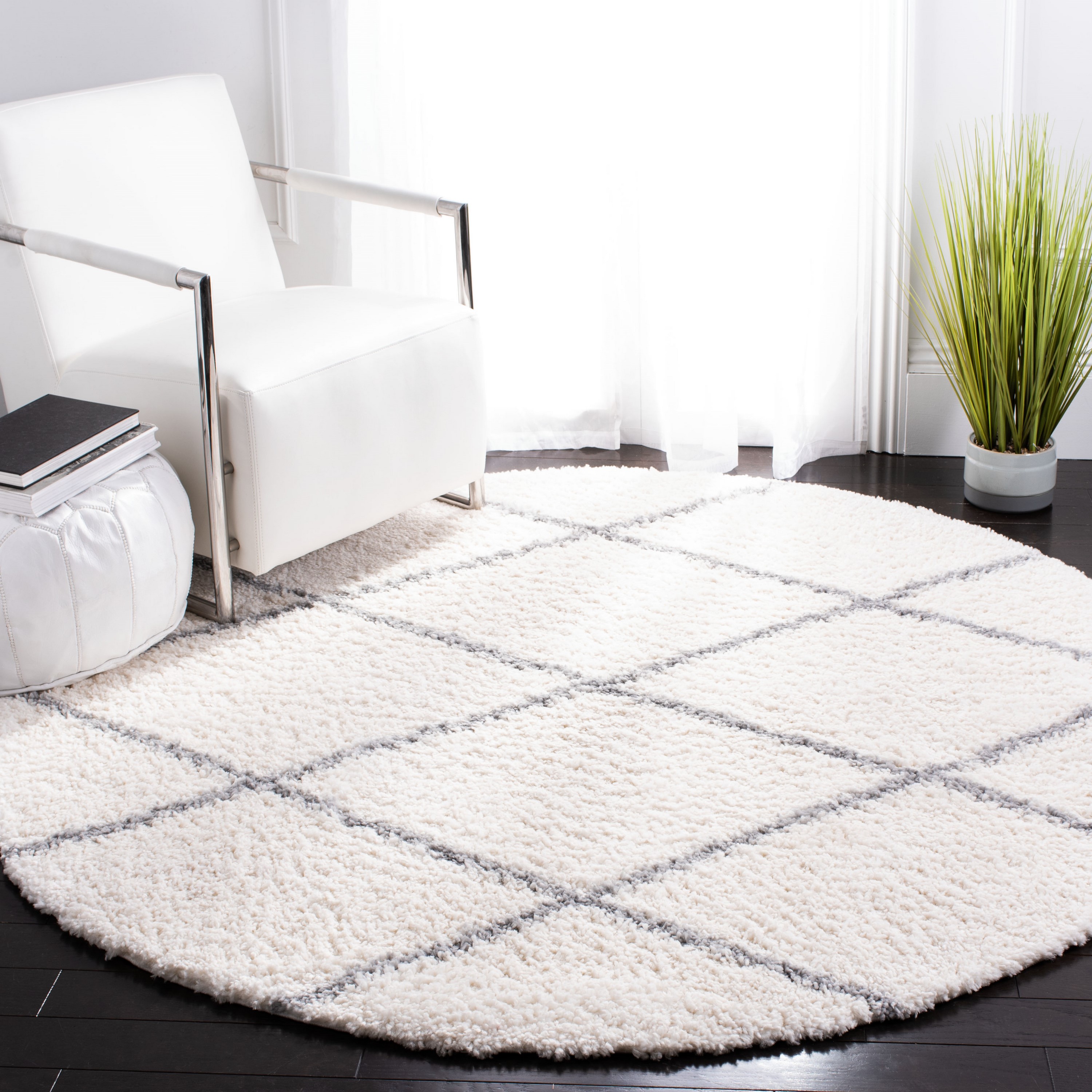 Safavieh PMA515A-5R Parma Mirosava Shag 5 x 5 (ft) Loomed Synthetic Cream/Gray Round Indoor Trellis Farmhouse/Cottage Area rug
