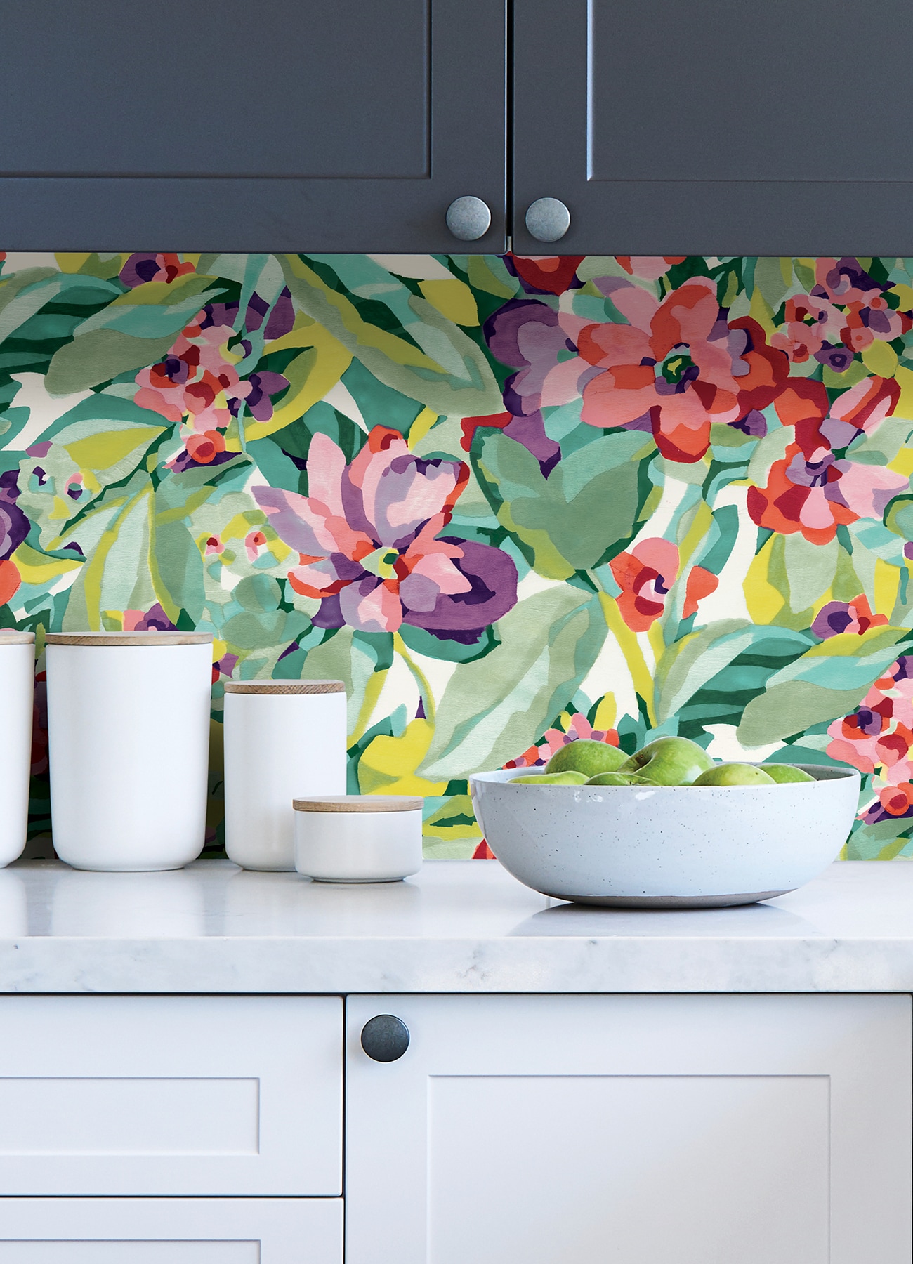 Multicolor Vinyl Floral Peel and Stick Wallpaper Roll
