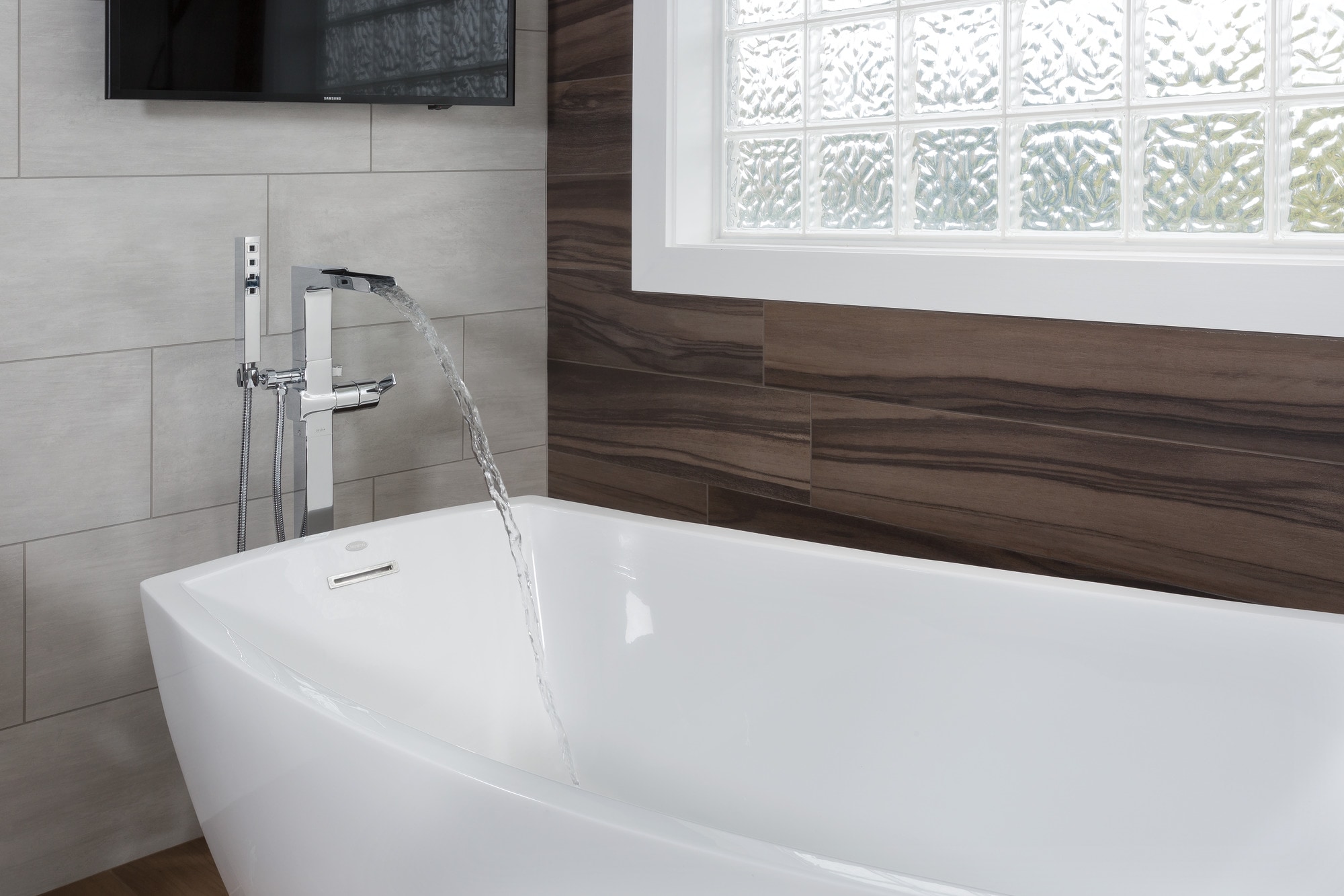 Delta T4768-BLFL Roman-Tub-Faucets - View #9