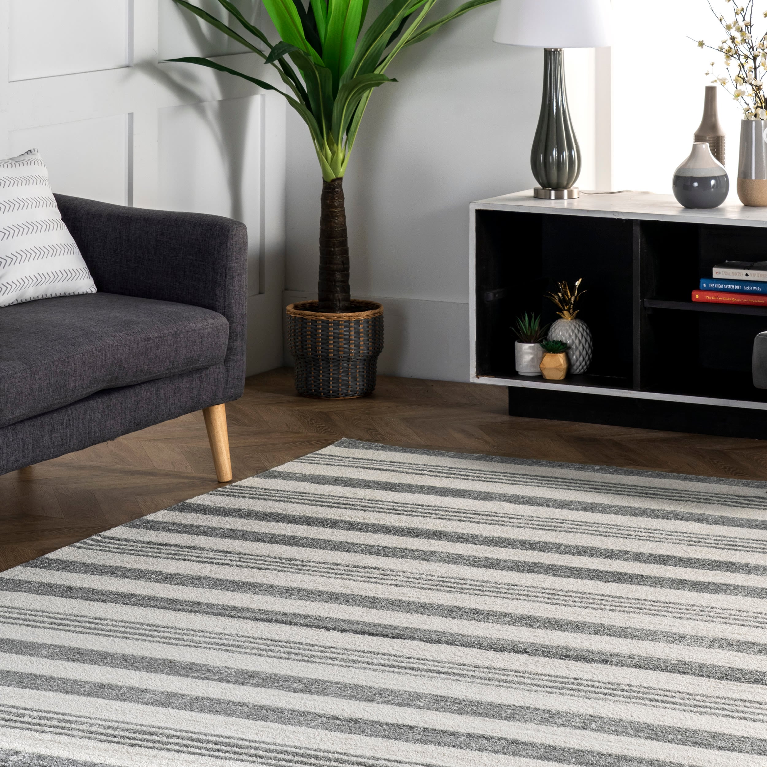 Reversible Gray Stripe Synthetic Area Rug 5' x 7'