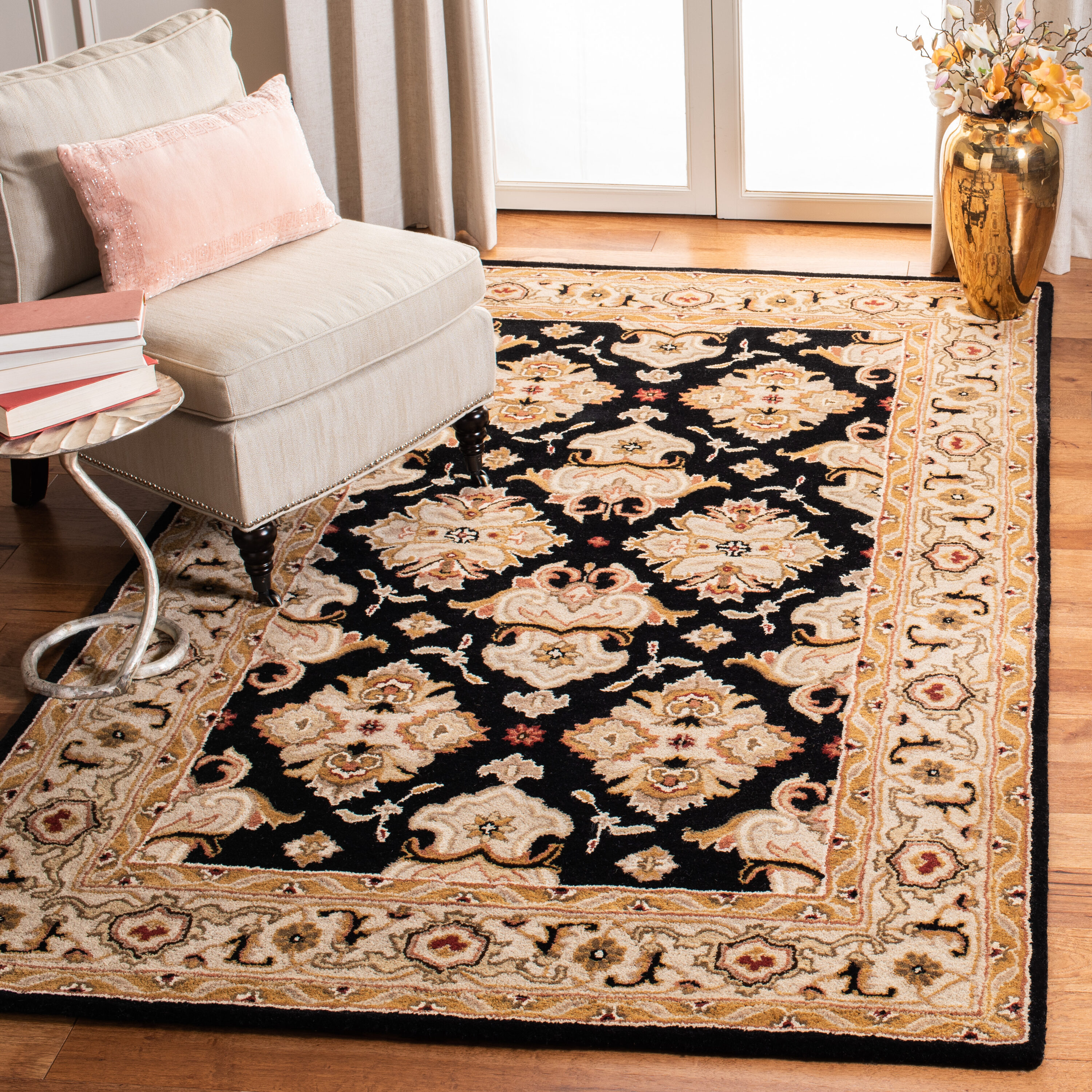 Elegant Heritage Black & Ivory Wool 4' x 6' Hand-Tufted Rug