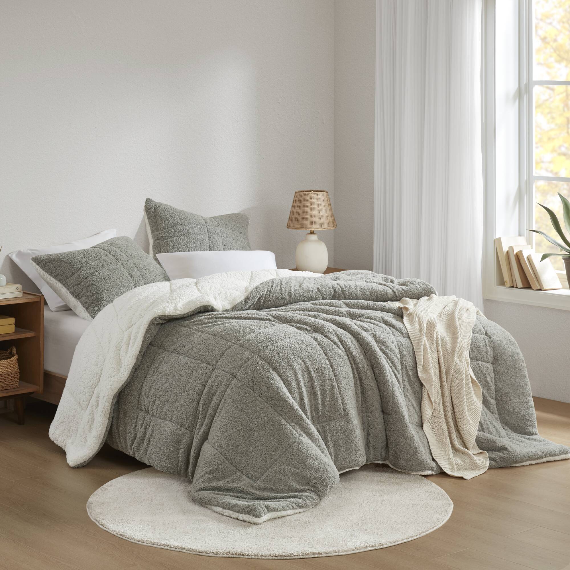Madison Park MP10-8431 3 -Piece Grey King Comforter Set
