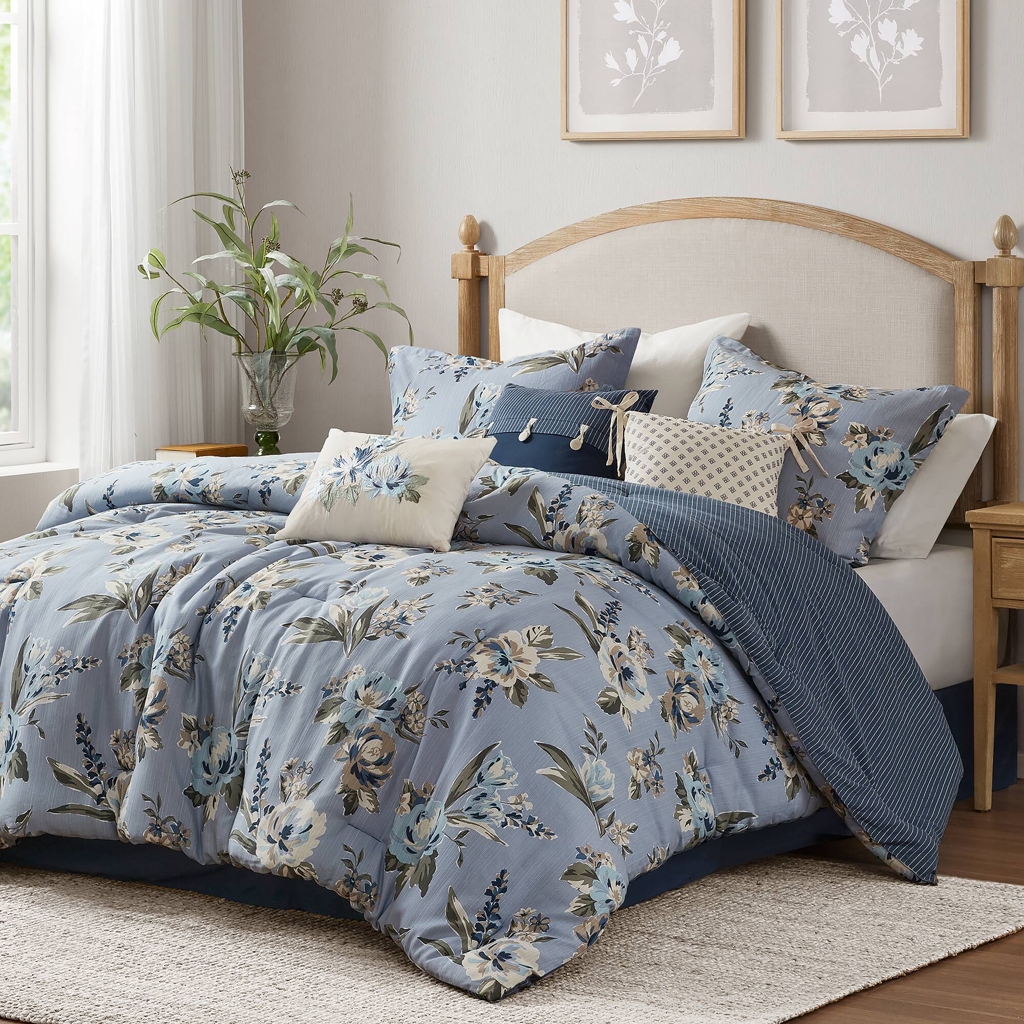 Roomfitters  7Piece Cal King Vintage Floral Comforter Set Reversible Slub Texture Bedding with Shams and Bed Skirt Blue