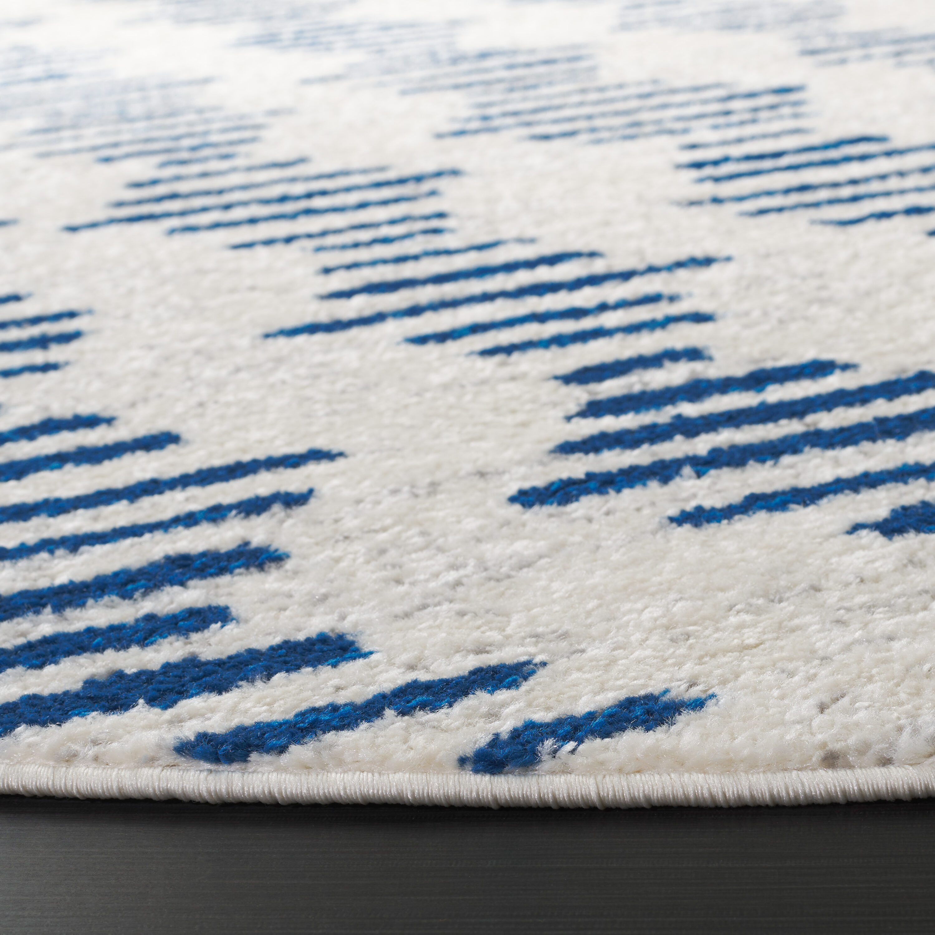 Safavieh TUL644M-7R rugs - View #3