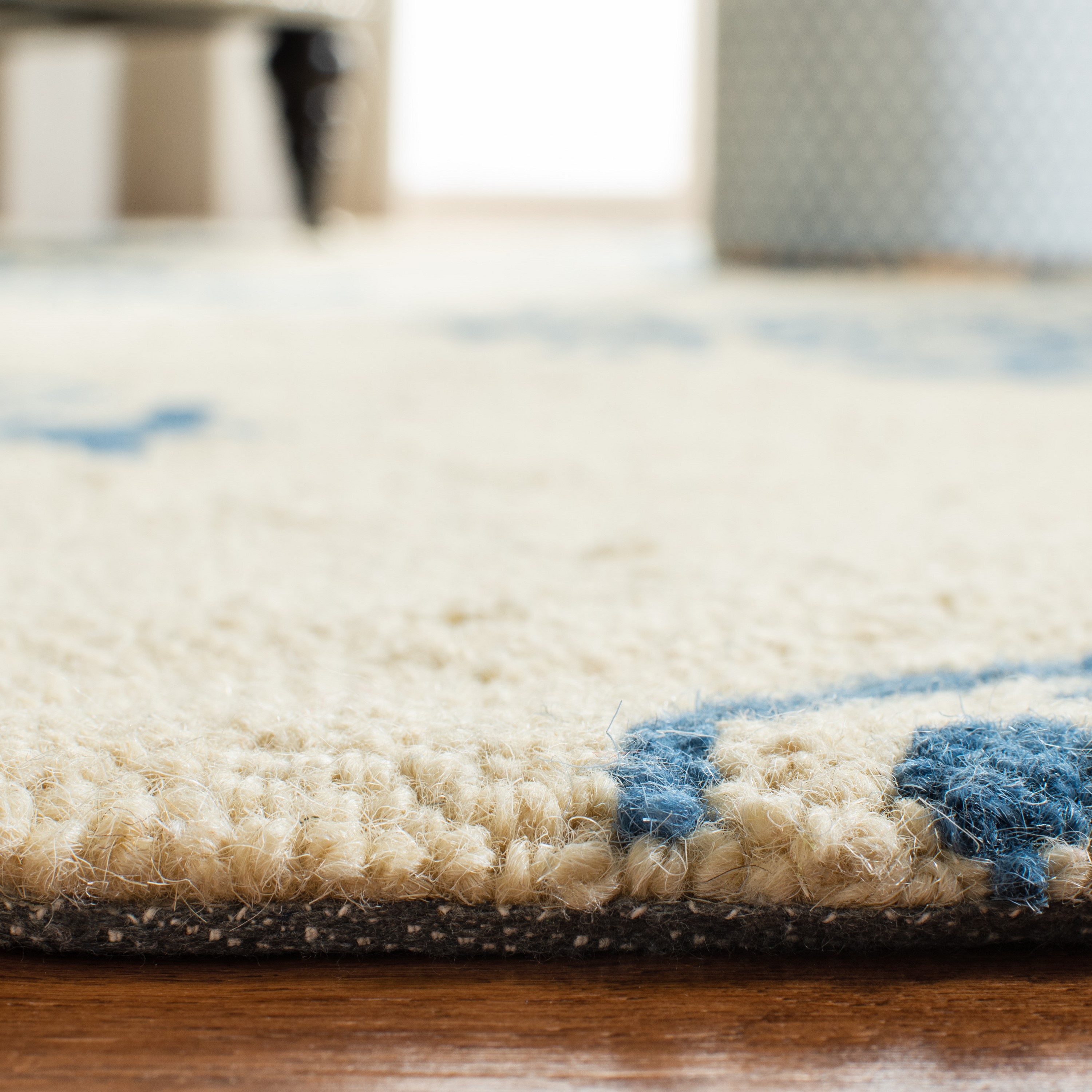 Safavieh HK145A-24 rugs - View #4