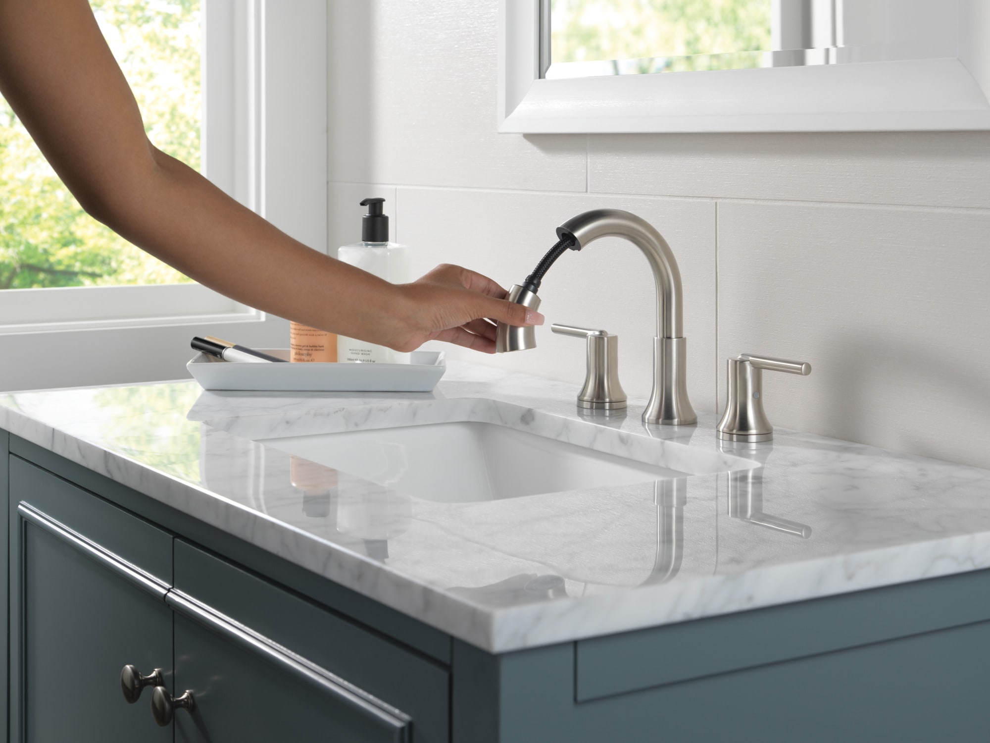 Delta 3559-SSPD-DST Lavatory-Faucets - View #8