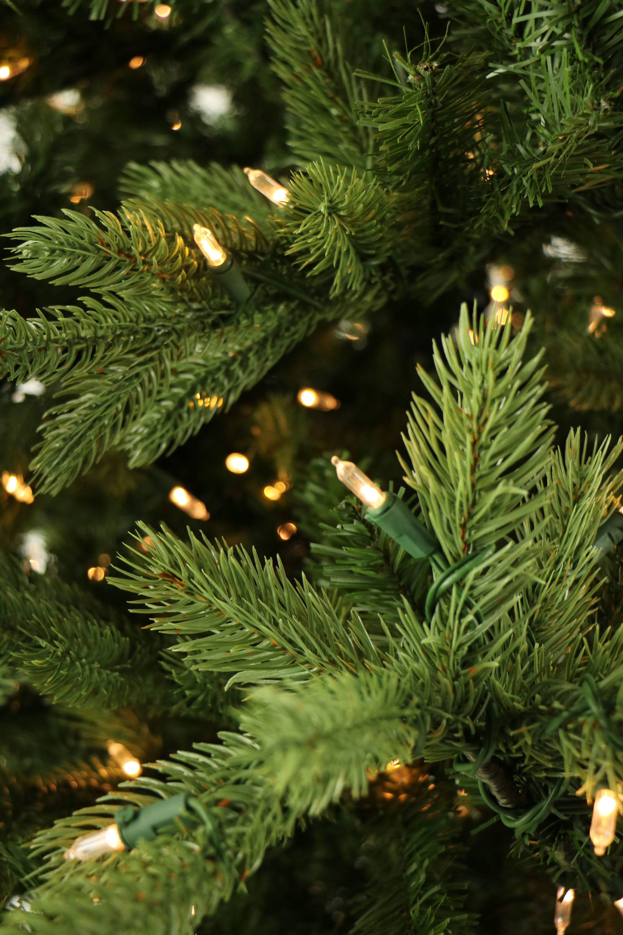 Fraser Hill Farm FFFX090-3GR Artificial-Christmas-Trees - View #9