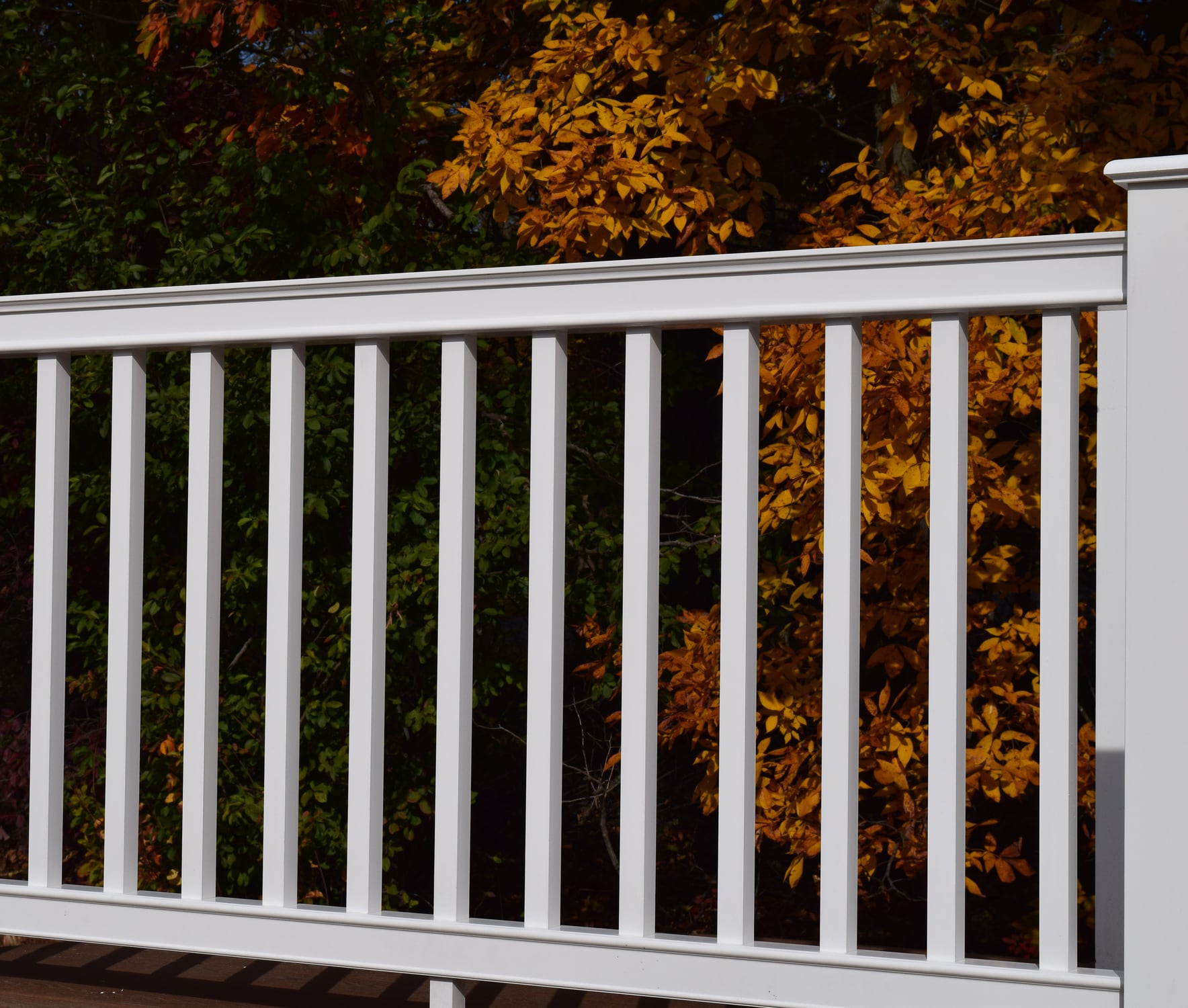 TimberTech Statement 6-ft x 2.75-in x 36-in White PVC Deck Rail Kit in ...