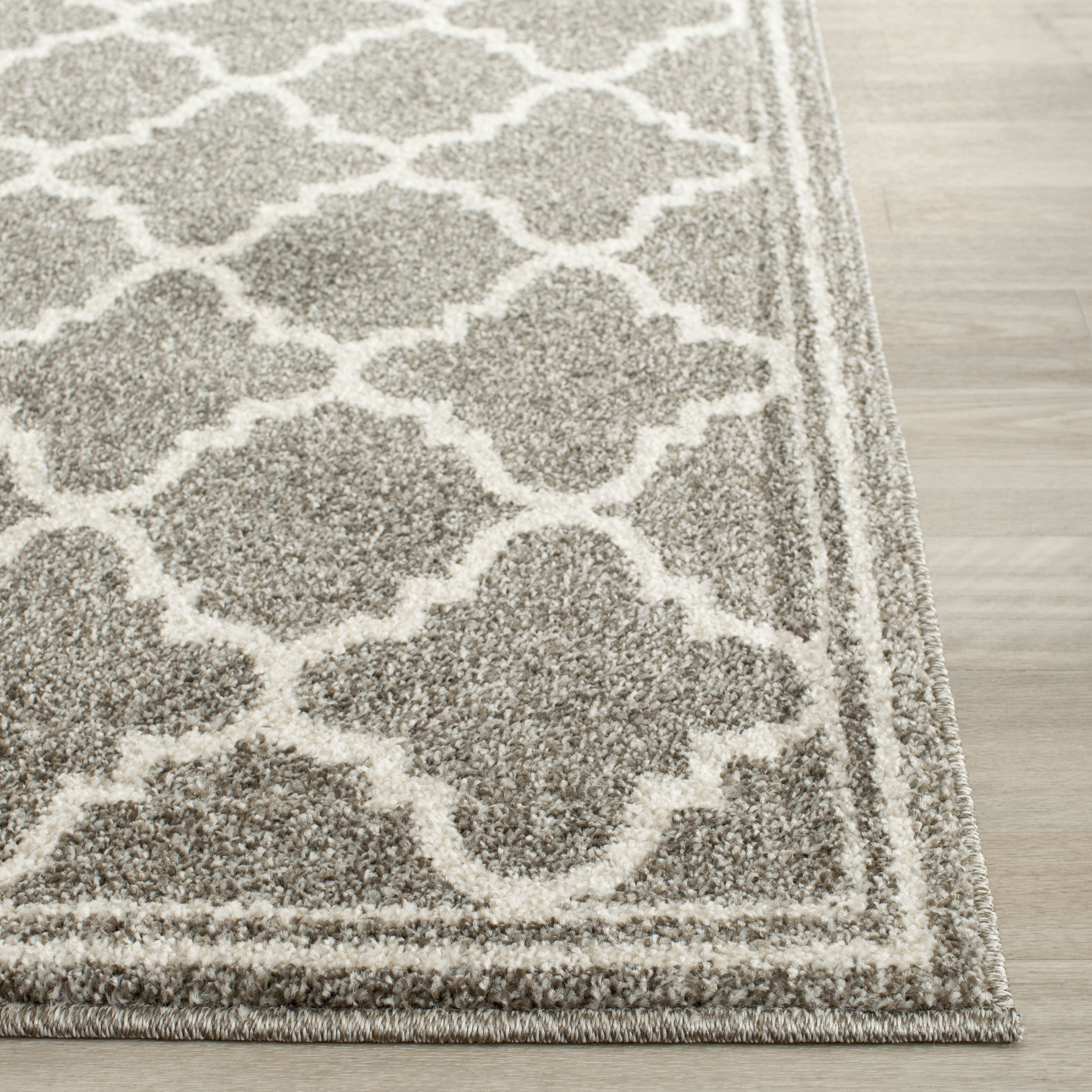 Safavieh AMT422R-7SQ rugs - View #2