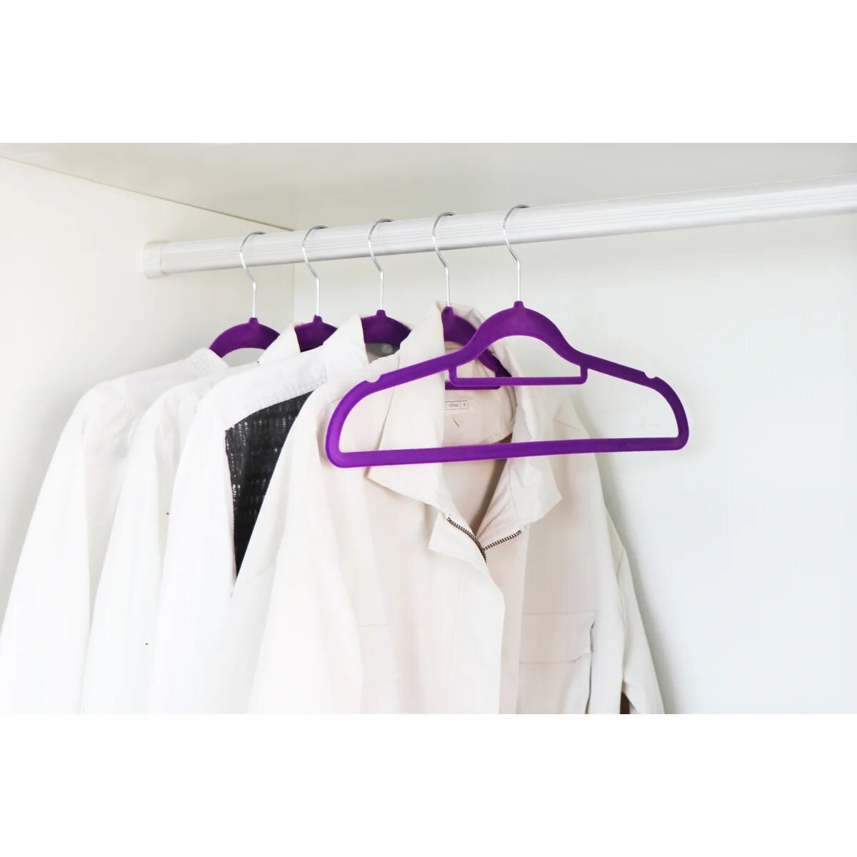 J&V TEXTILES 615-PL hangers - View #6
