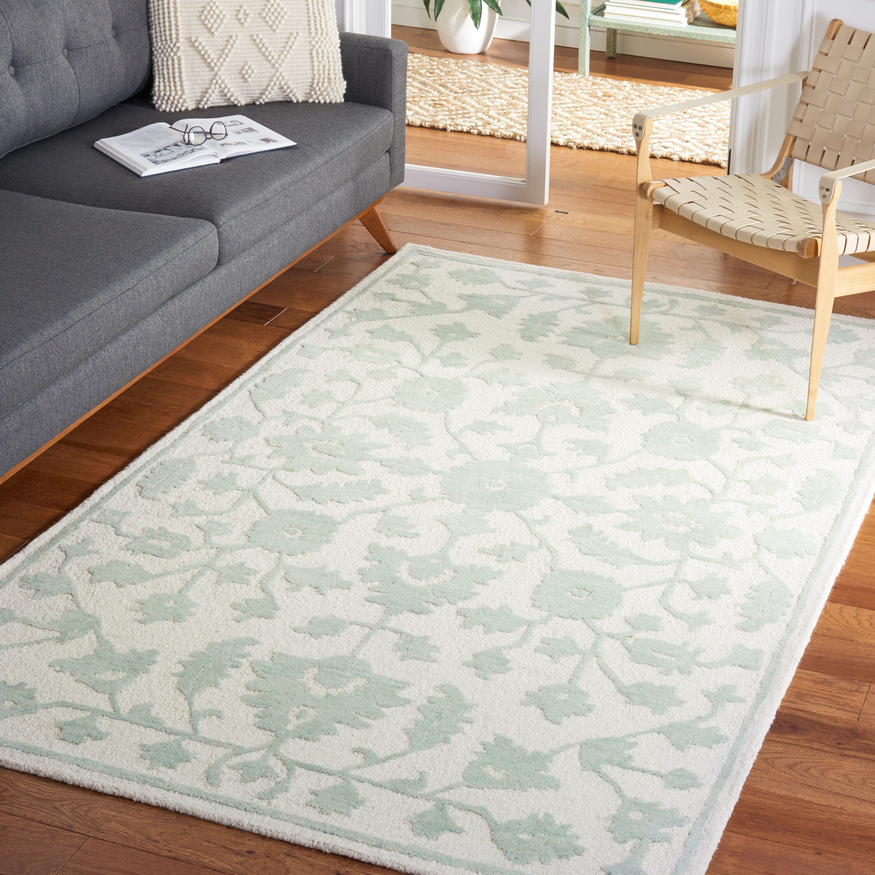  Metro 707 Ivory/Light Green Traditional 5ft x 8ft Medium Rectangle Rug