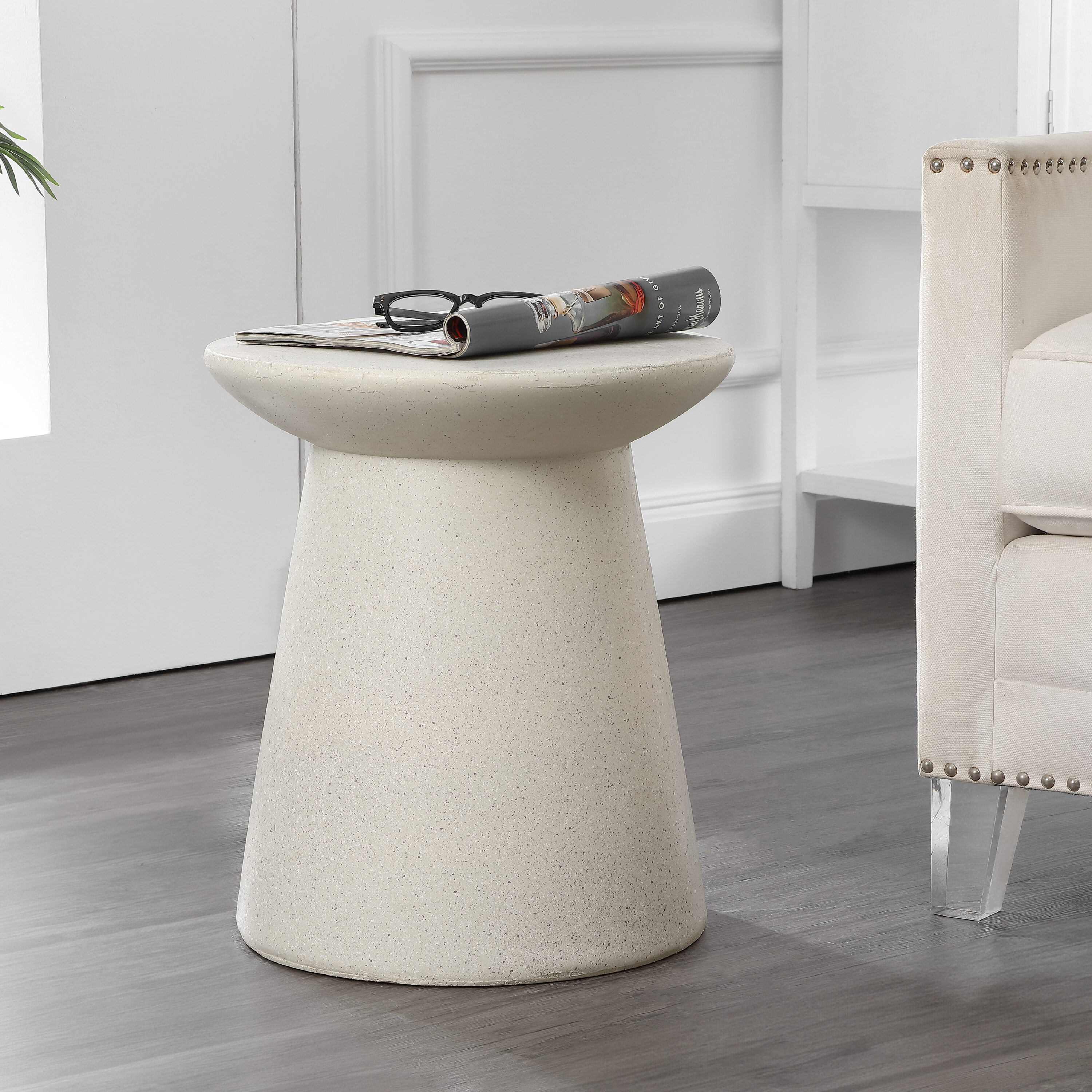 JONATHAN  Y TBL1108D Hollie Minimalist Modern Drum Triangle Outdoor End Table 16-in W x 16-in L