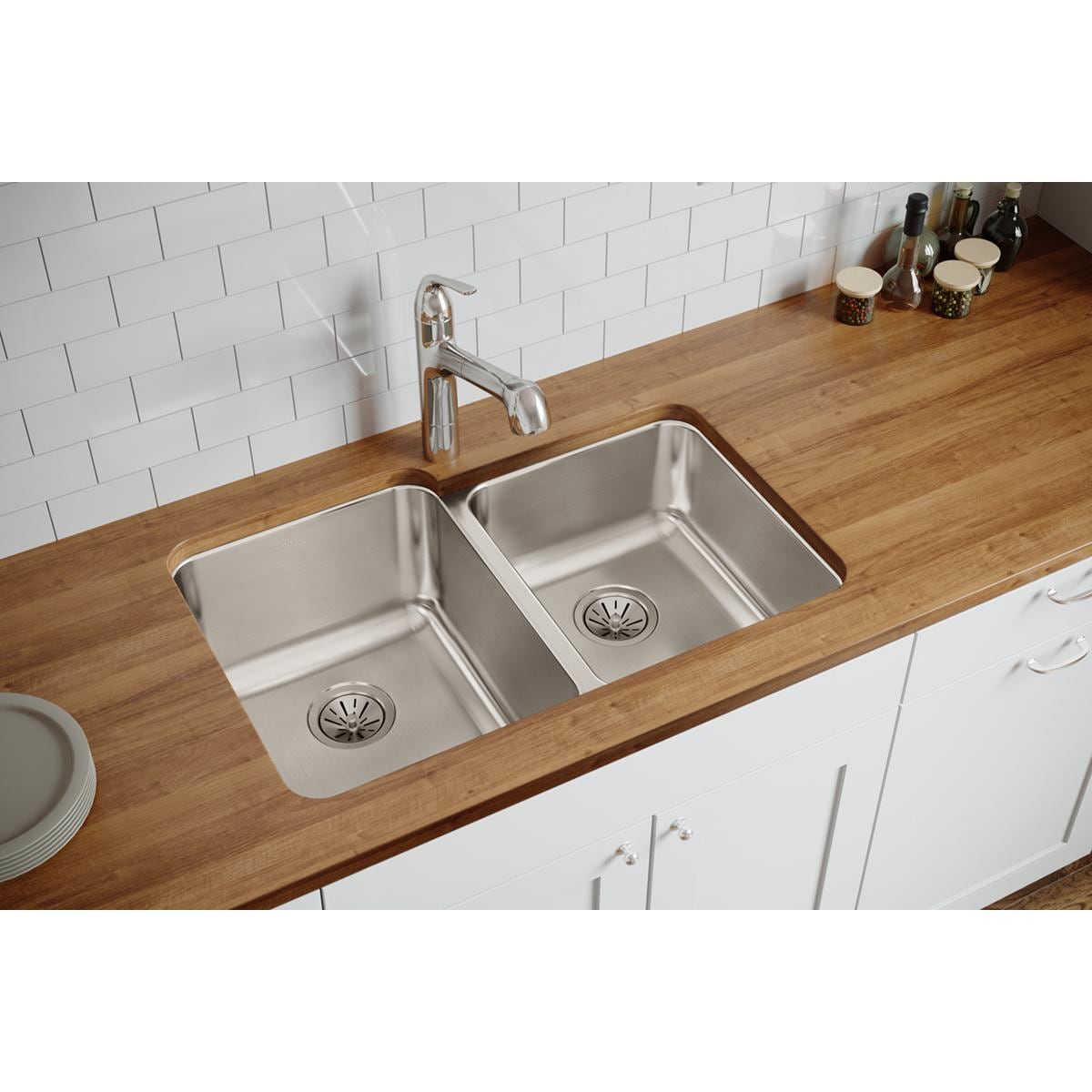 Elkay ELUH3120R Gourmet Undermount 31.25-in x 20.5-in Stainless steel Double offset bowl 18 -Gauge Kitchen Sink