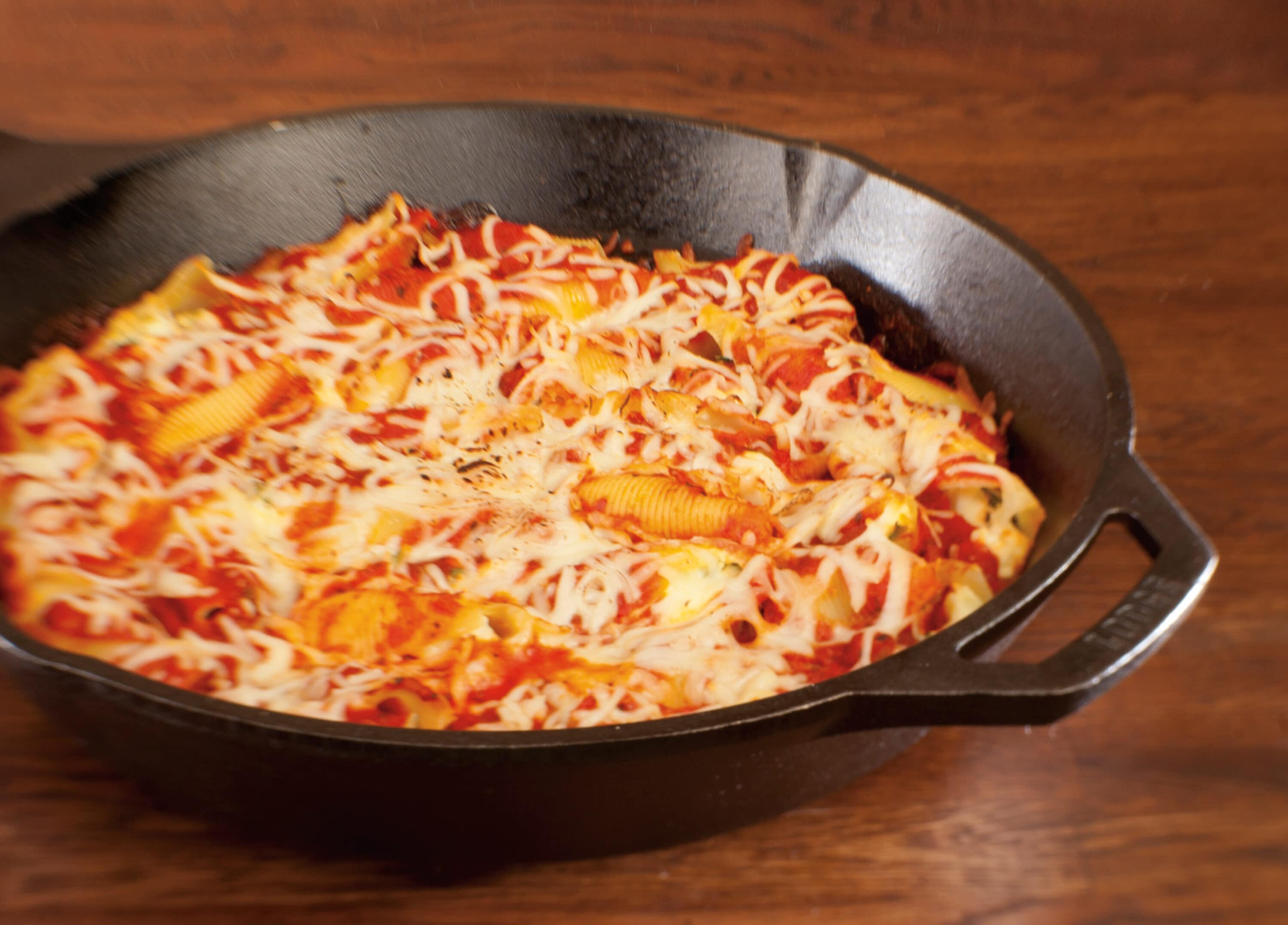  Lodge Cast Iron 13.25-Inch Skillet : Sports & Outdoors