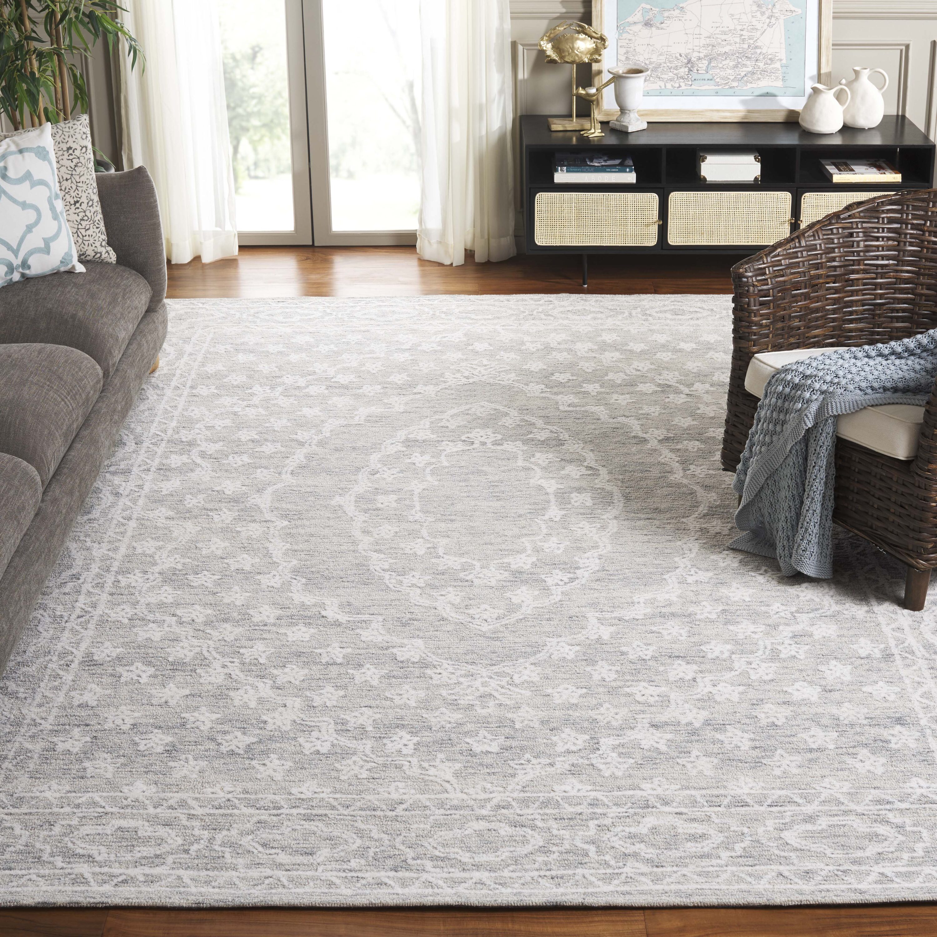  Ebony 307 Ivory/Light Blue Traditional 6ft x 9ft Medium Rectangle Rug