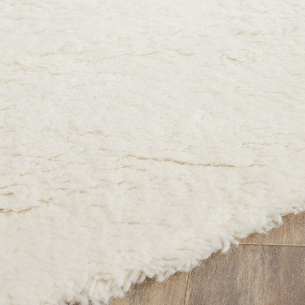 Safavieh FLK150A-8SQ rugs - View #3