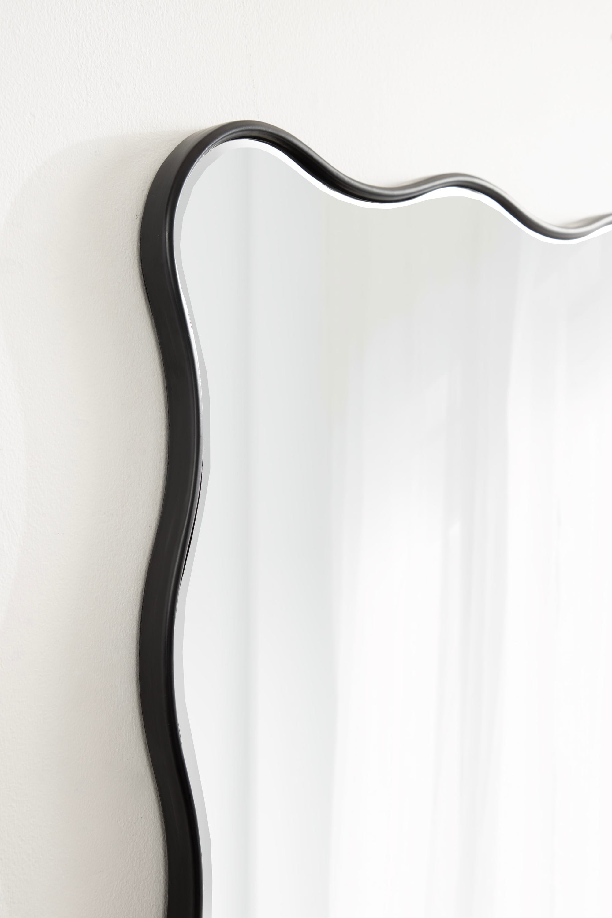 Viona 24"x36" Black Rippled Edge Rectangular Vanity Mirror