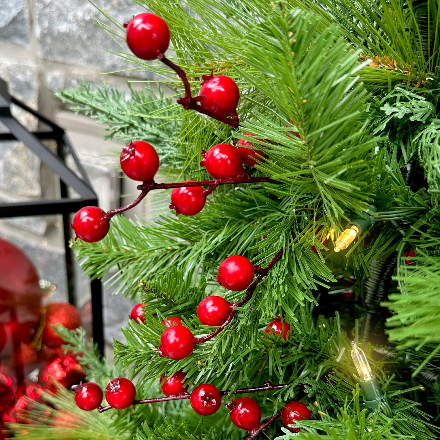 Fraser Hill Farm FFNP042-5GRB Artificial-Christmas-Trees - View #15