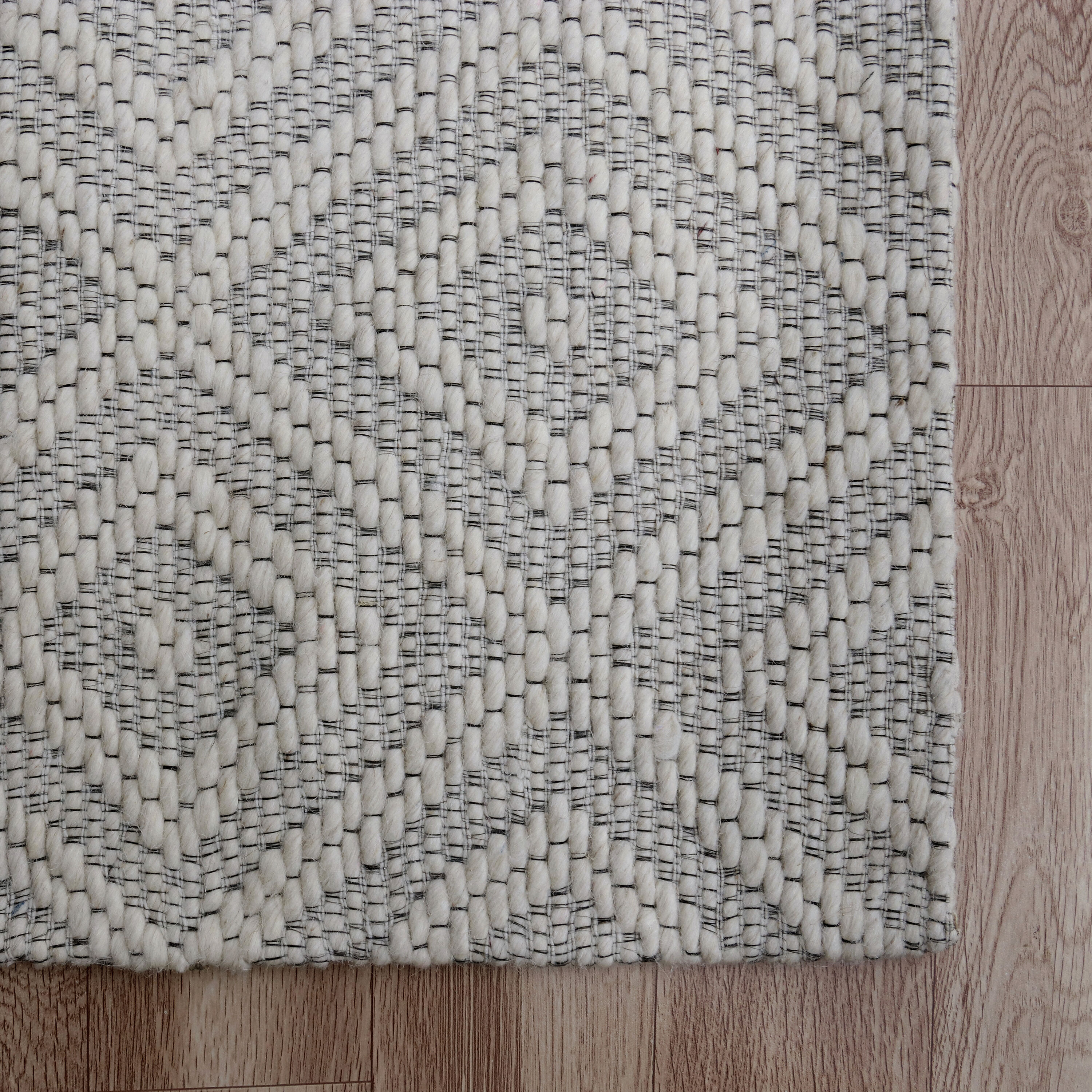 LR Home 4211A7184934J8 rugs - View #3