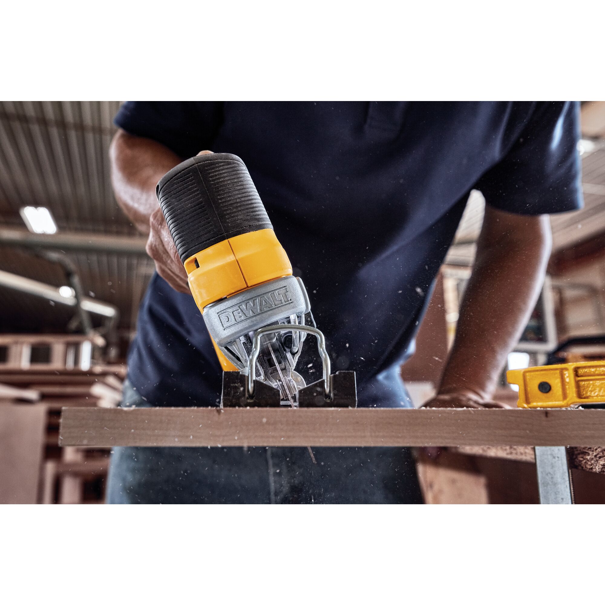 DEWALT XR 20-volt Max Brushless Variable Speed Keyless Cordless Jigsaw (Bare  Tool) in the Jigsaws department at