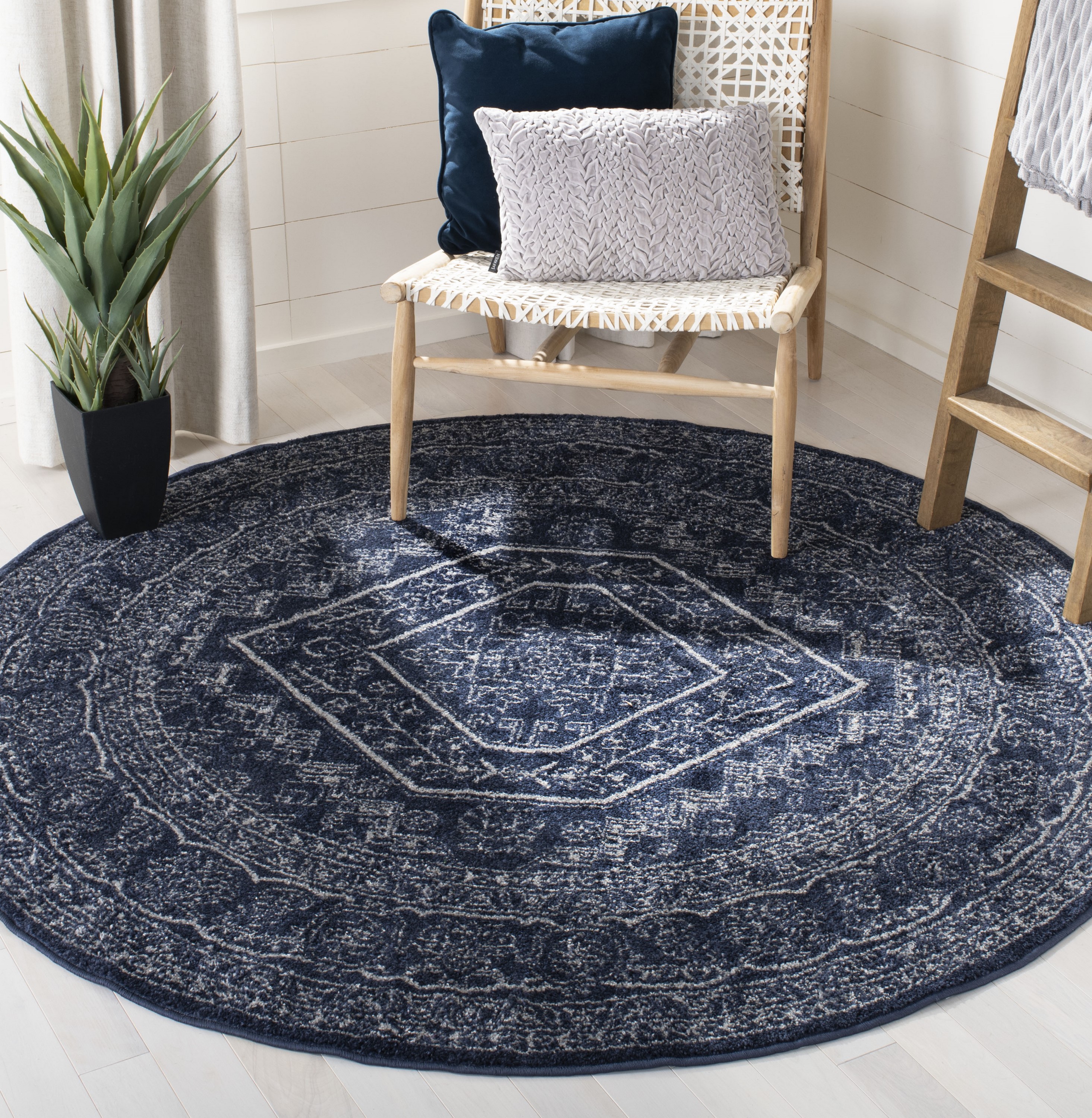 Safavieh ADR108N-6R Adirondack Herati 6 x 6 (ft) Loomed Polypropylene Navy/Ivory Round Indoor Vintage Area rug