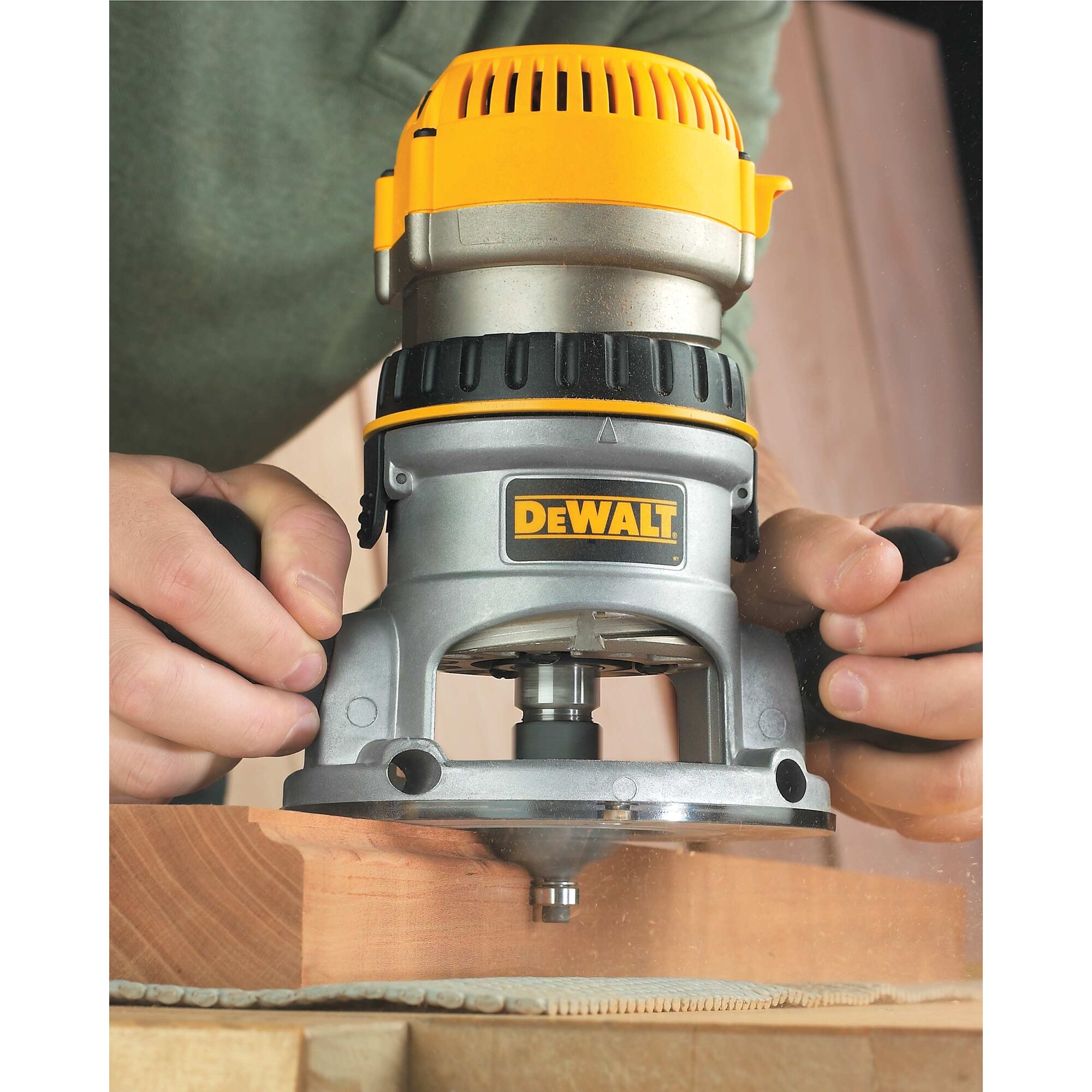 DEWALT 1 4 in and 1 2 in 1.75 HP Fixed Corded Router