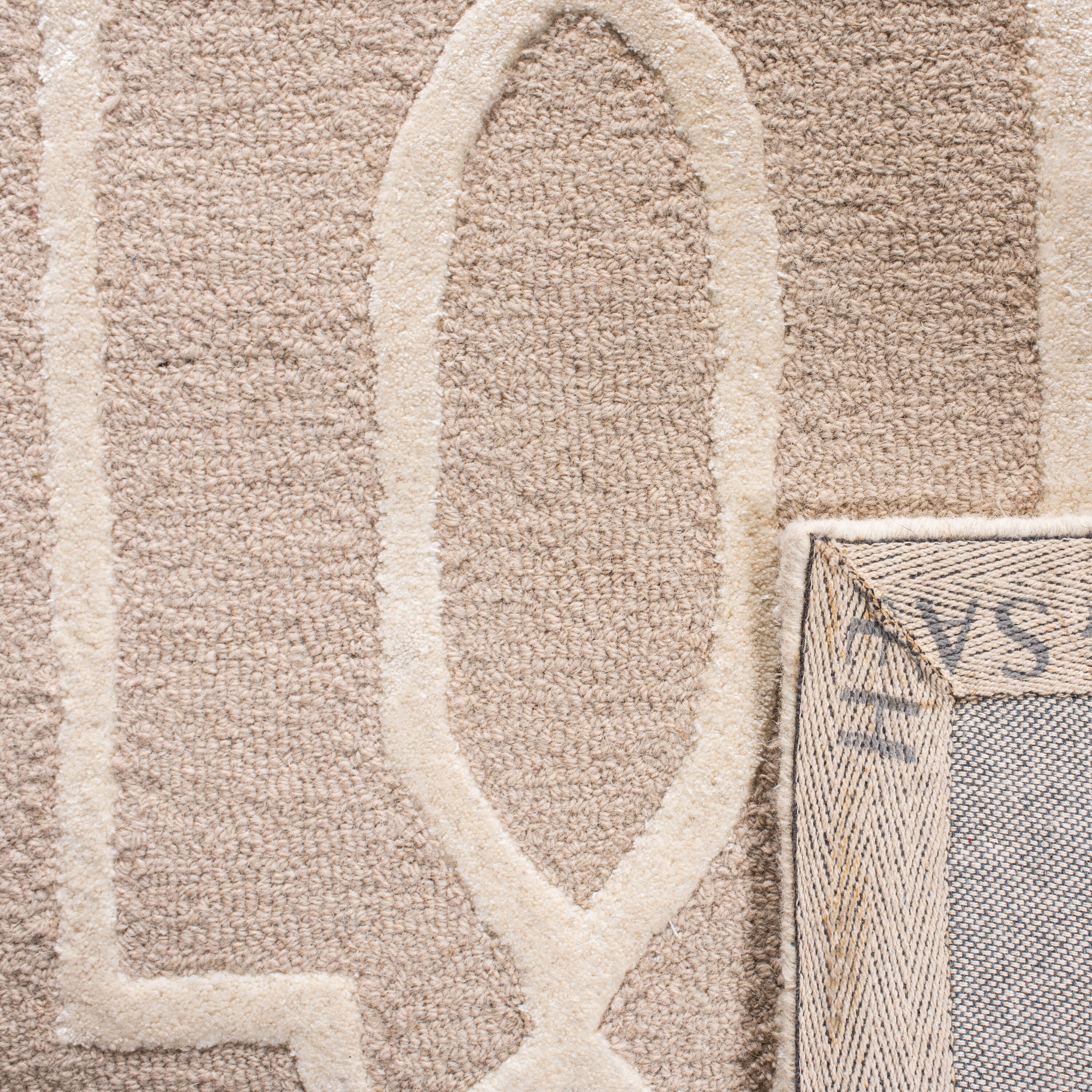 Safavieh BEL138C-27 rugs - View #4